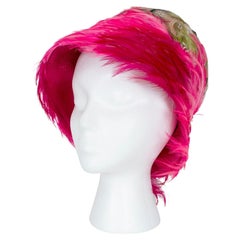 Degradé Fuchsia and Green Ostrich and Cock Feather Bucket Cloche Hat – S, 1960s