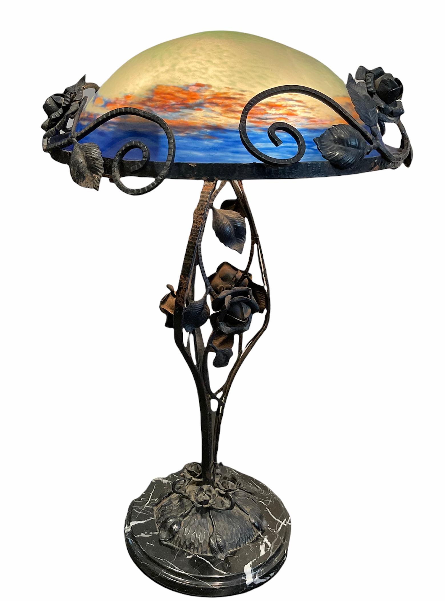 Degue Art Nouveau Style Hand Painted Lamp In Good Condition For Sale In Guaynabo, PR