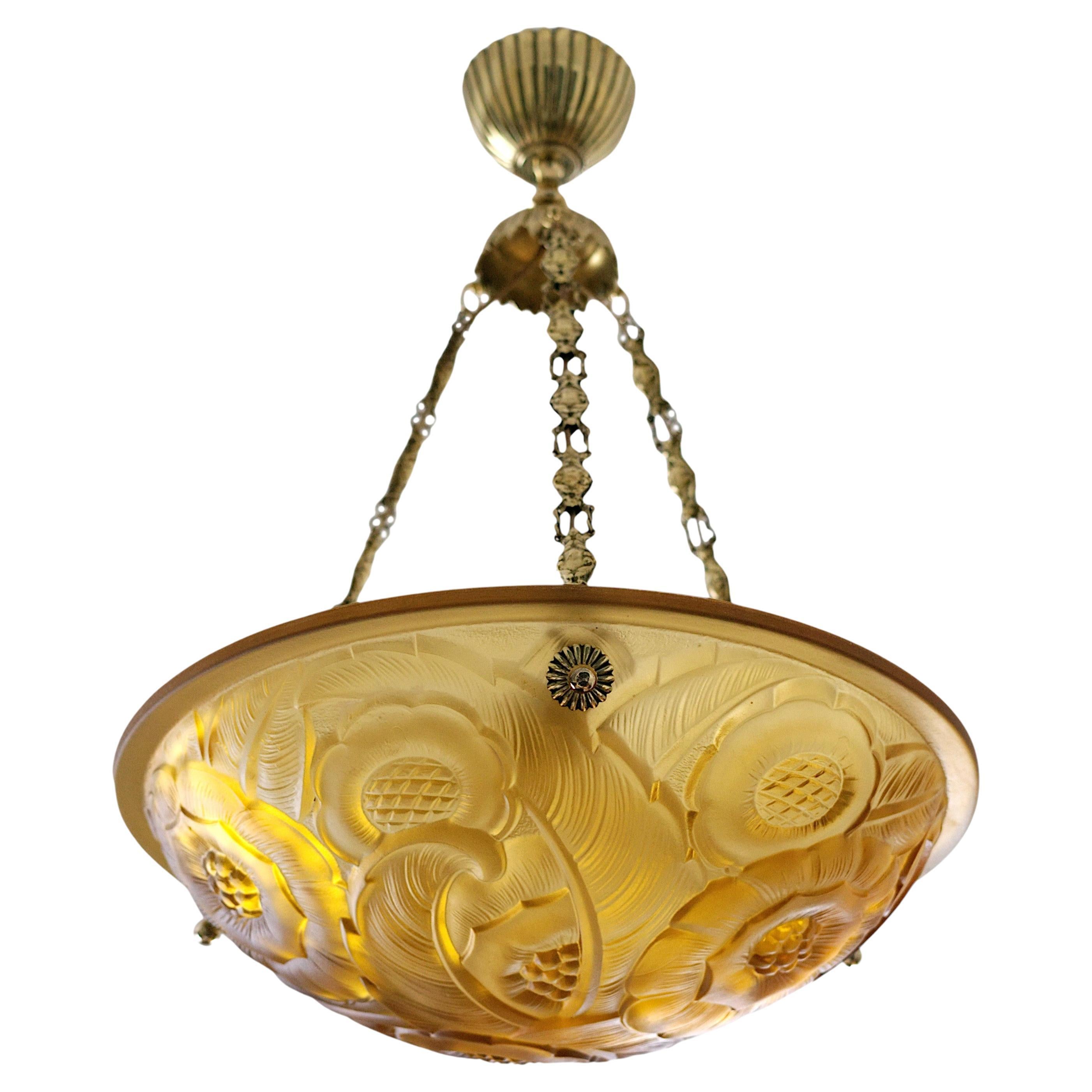 DEGUE French Art Deco Amber Pendant Chandelier, Late 1920s For Sale