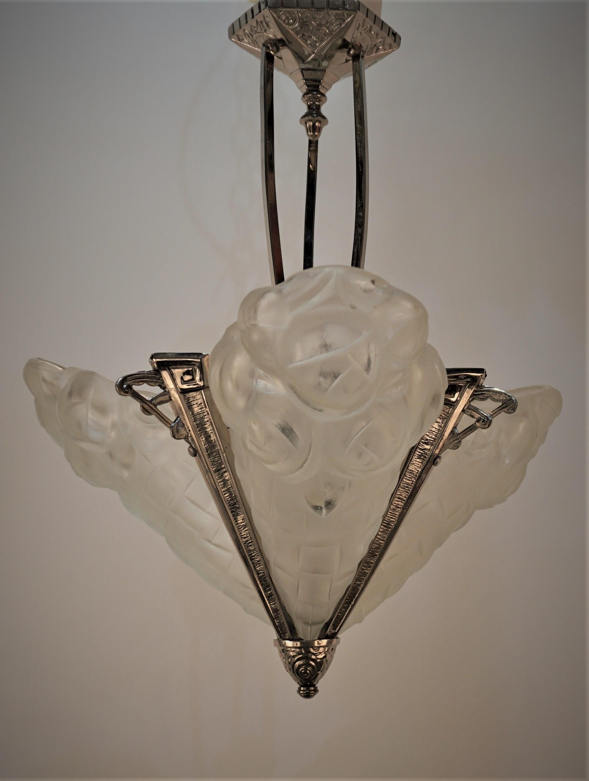 Degue French Art Deco Chandelier For Sale 4
