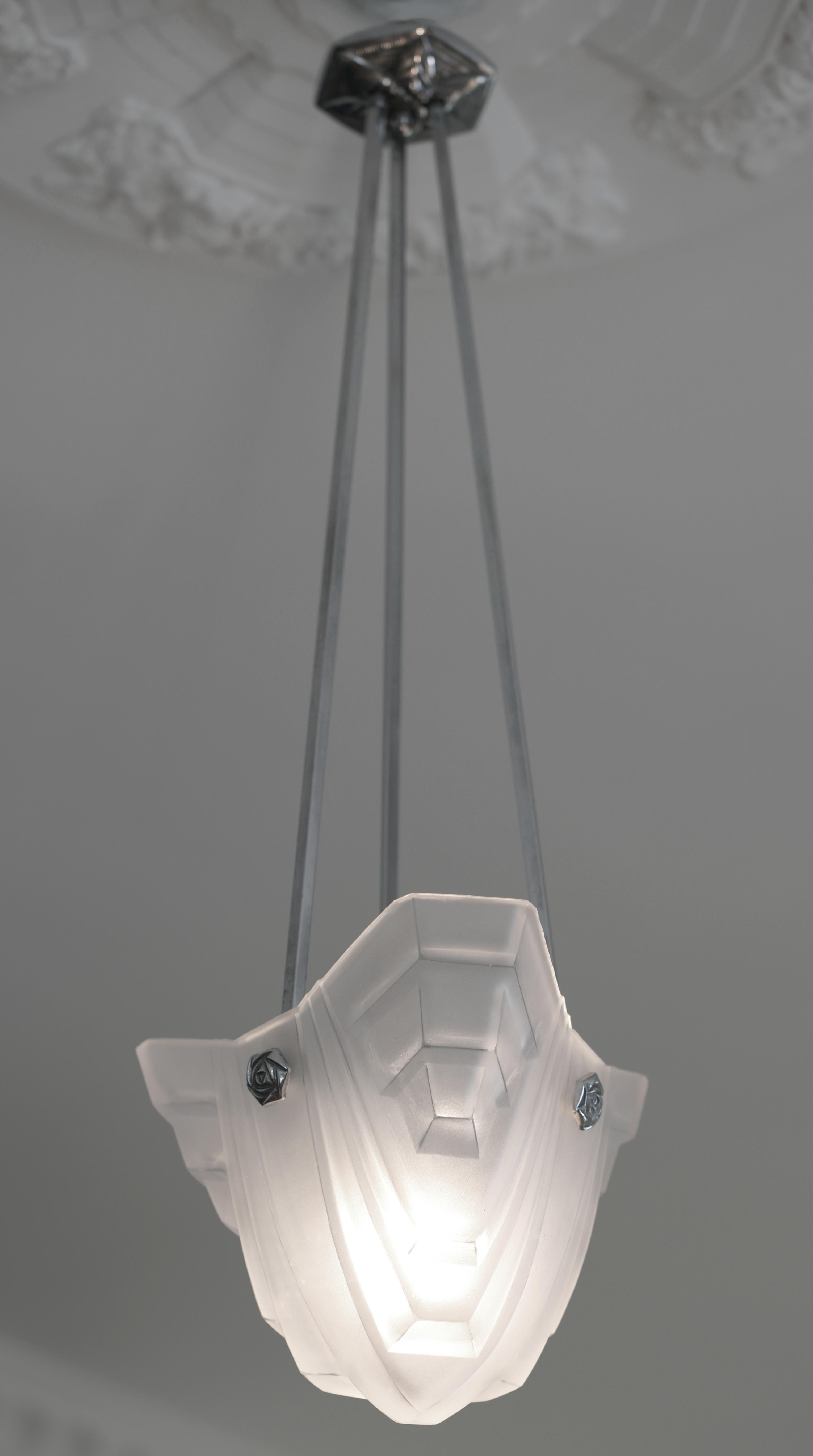Degue French Art Deco Chandelier, 1920 For Sale 9