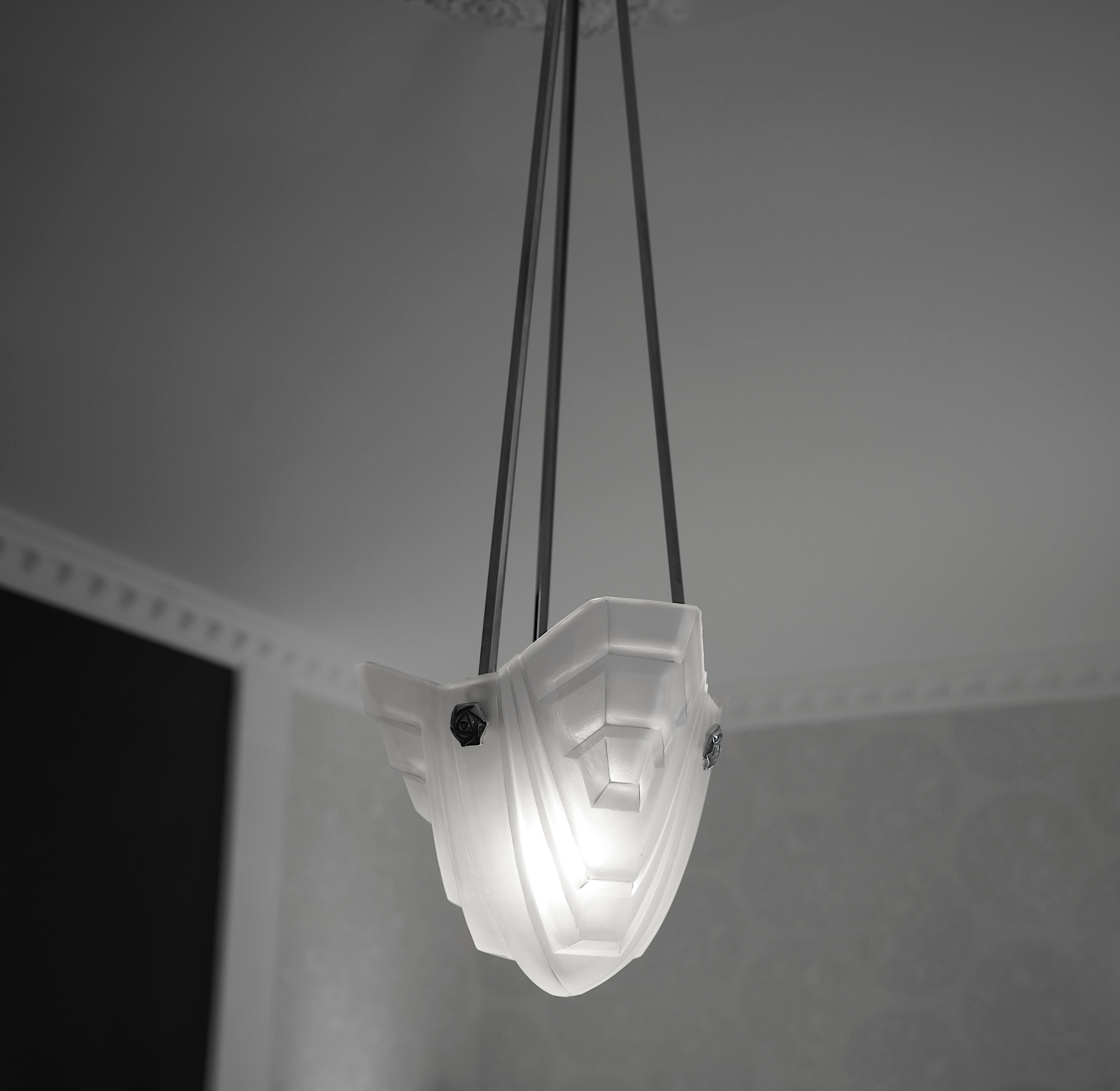 Molded Degue French Art Deco Chandelier, Late 1920s For Sale