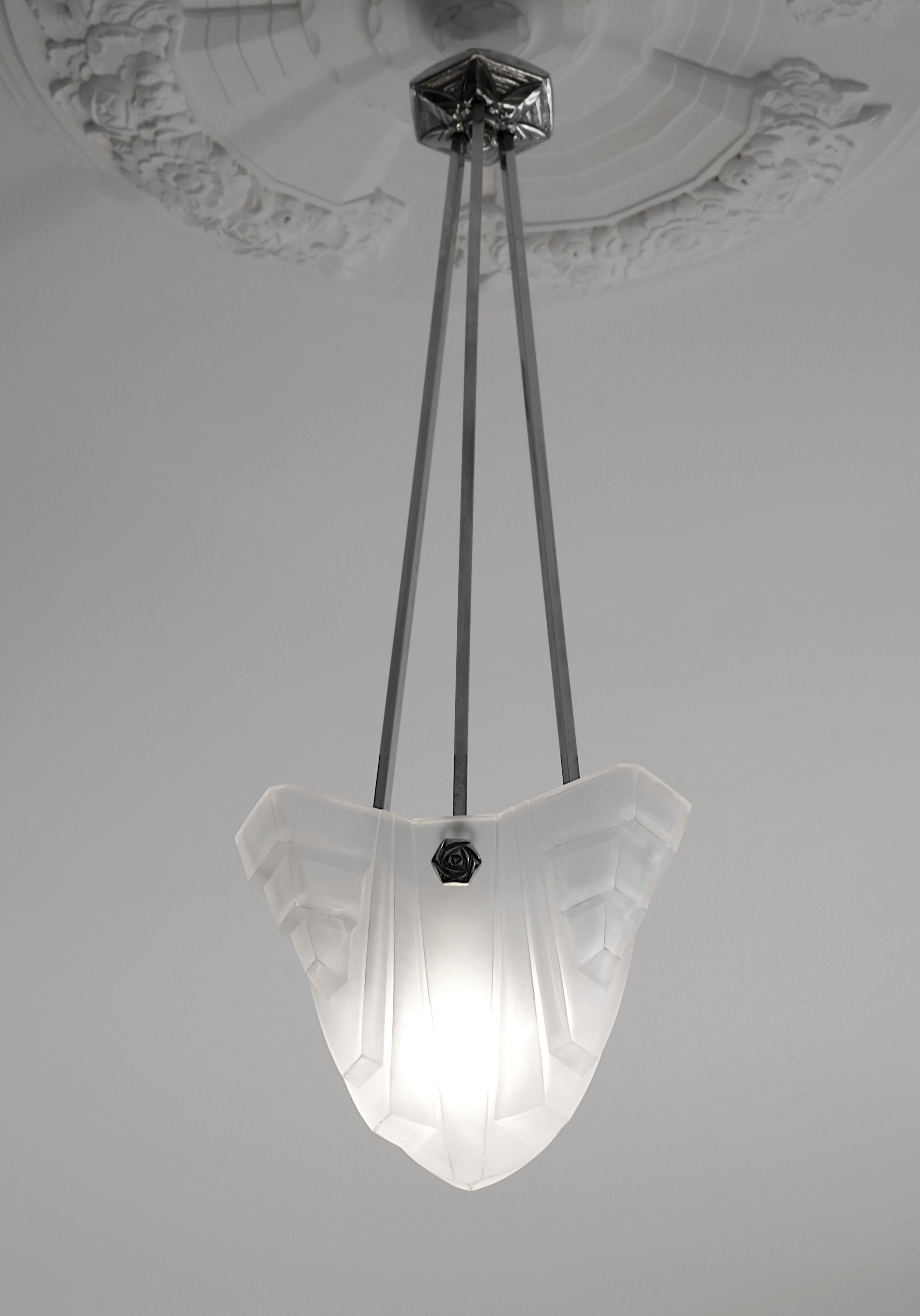 Early 20th Century Degue French Art Deco Chandelier, Late 1920s For Sale