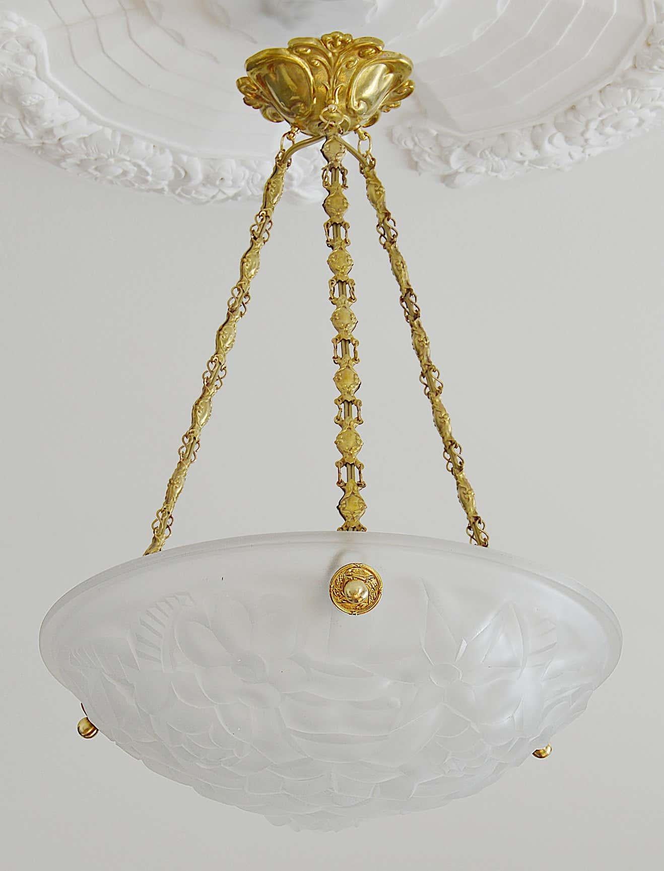 Brass Degue French Art Deco Pair of Pendant Chandeliers, Late 1920s