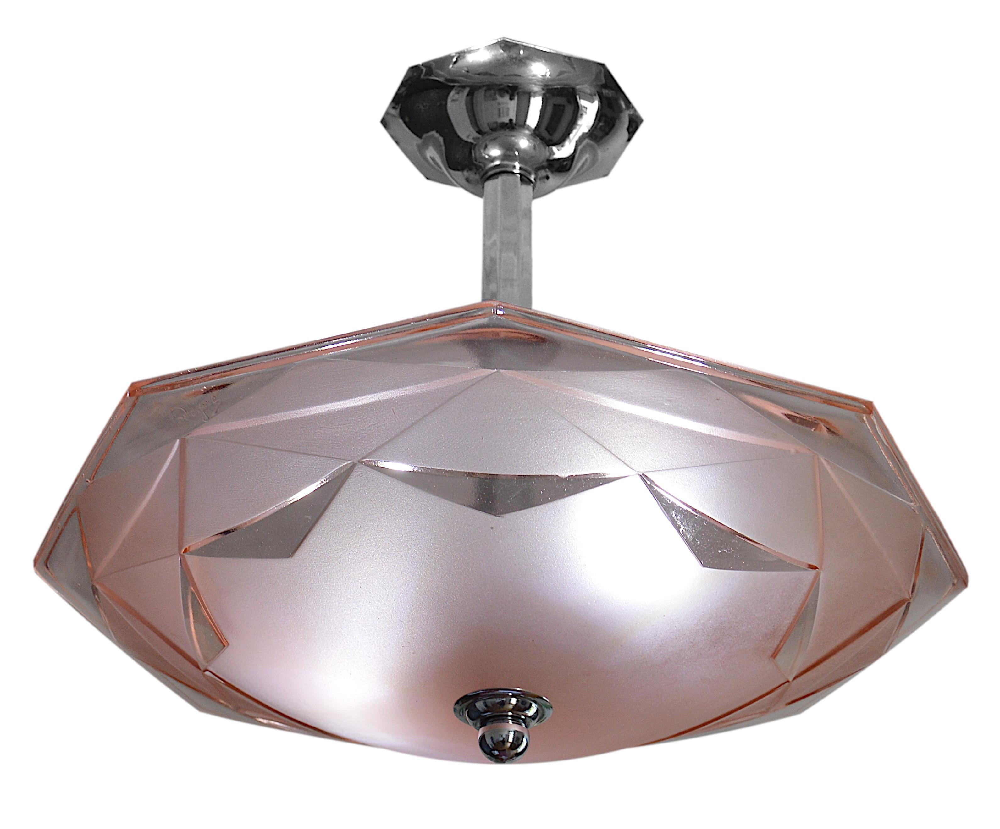 Degue French Art Deco Pink Pendant Chandelier, Early 1930s In Good Condition In Saint-Amans-des-Cots, FR