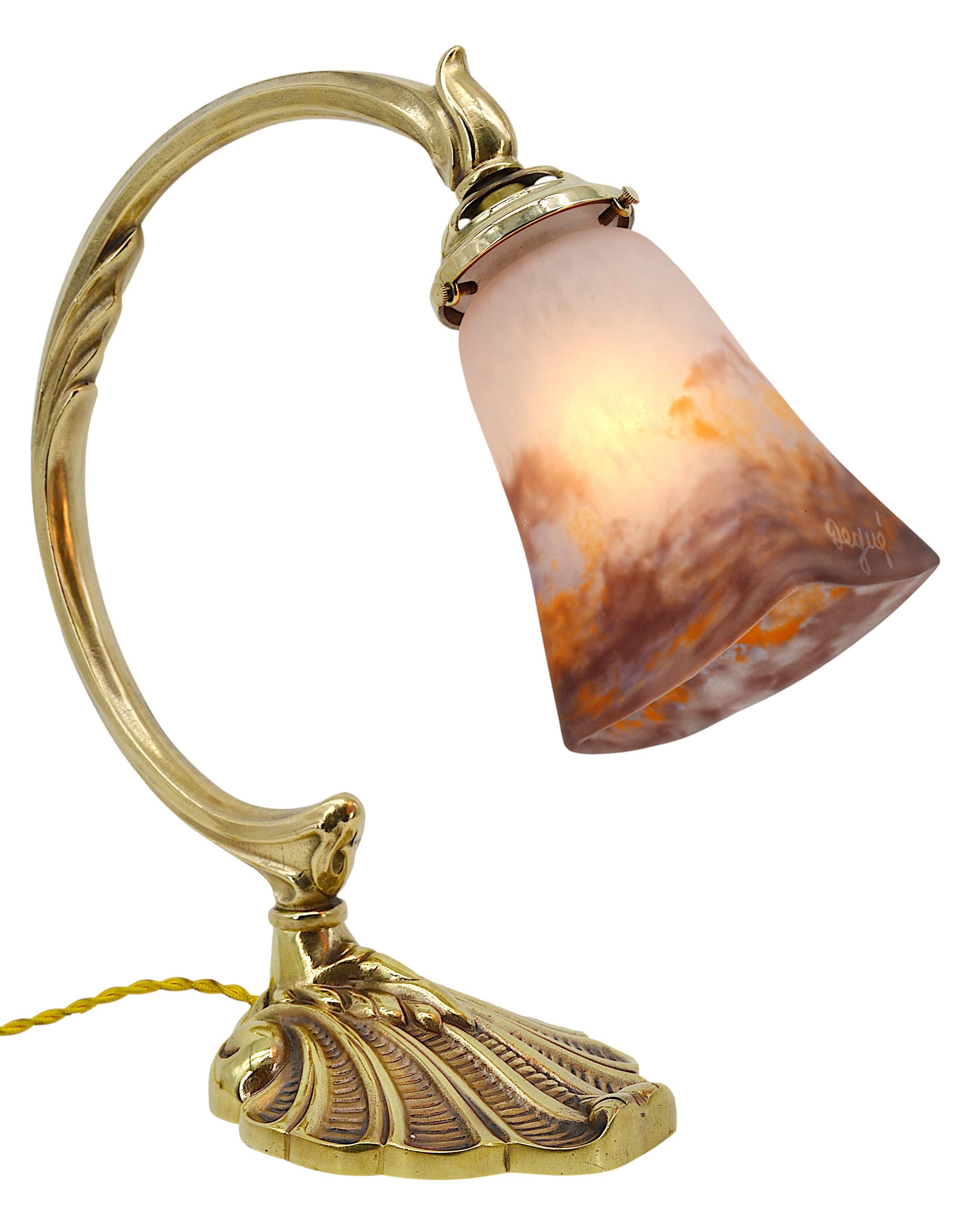 Bronze DEGUE French Art Deco Table Lamp 1920 For Sale