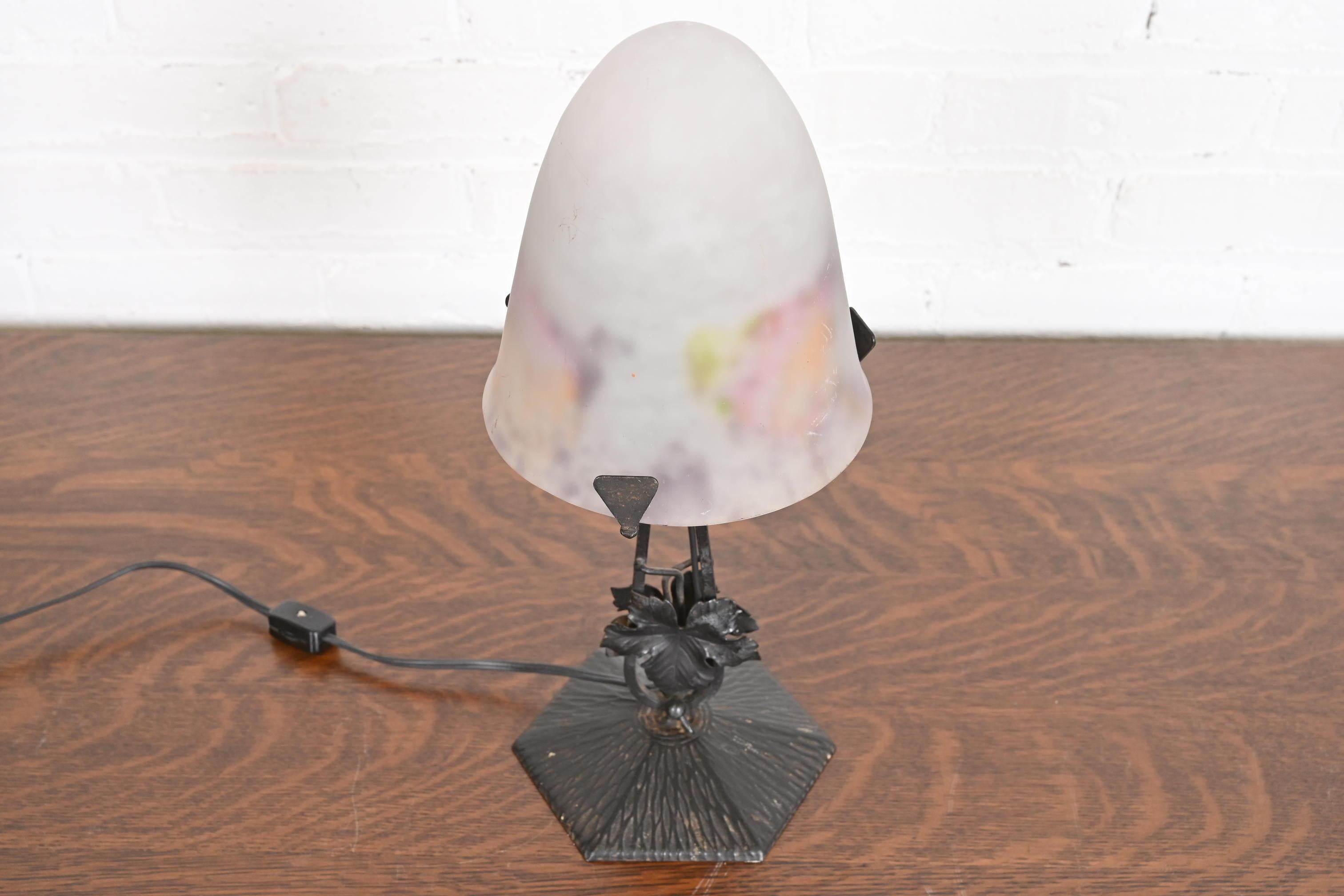 Degué French Art Deco Table Lamp, 1920s In Good Condition For Sale In South Bend, IN