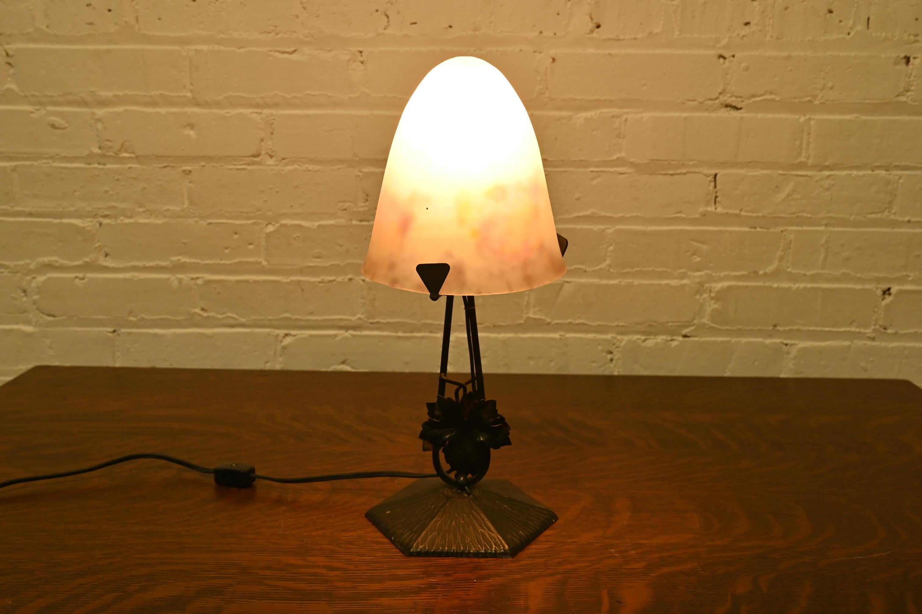 Degué French Art Deco Table Lamp, 1920s For Sale 1