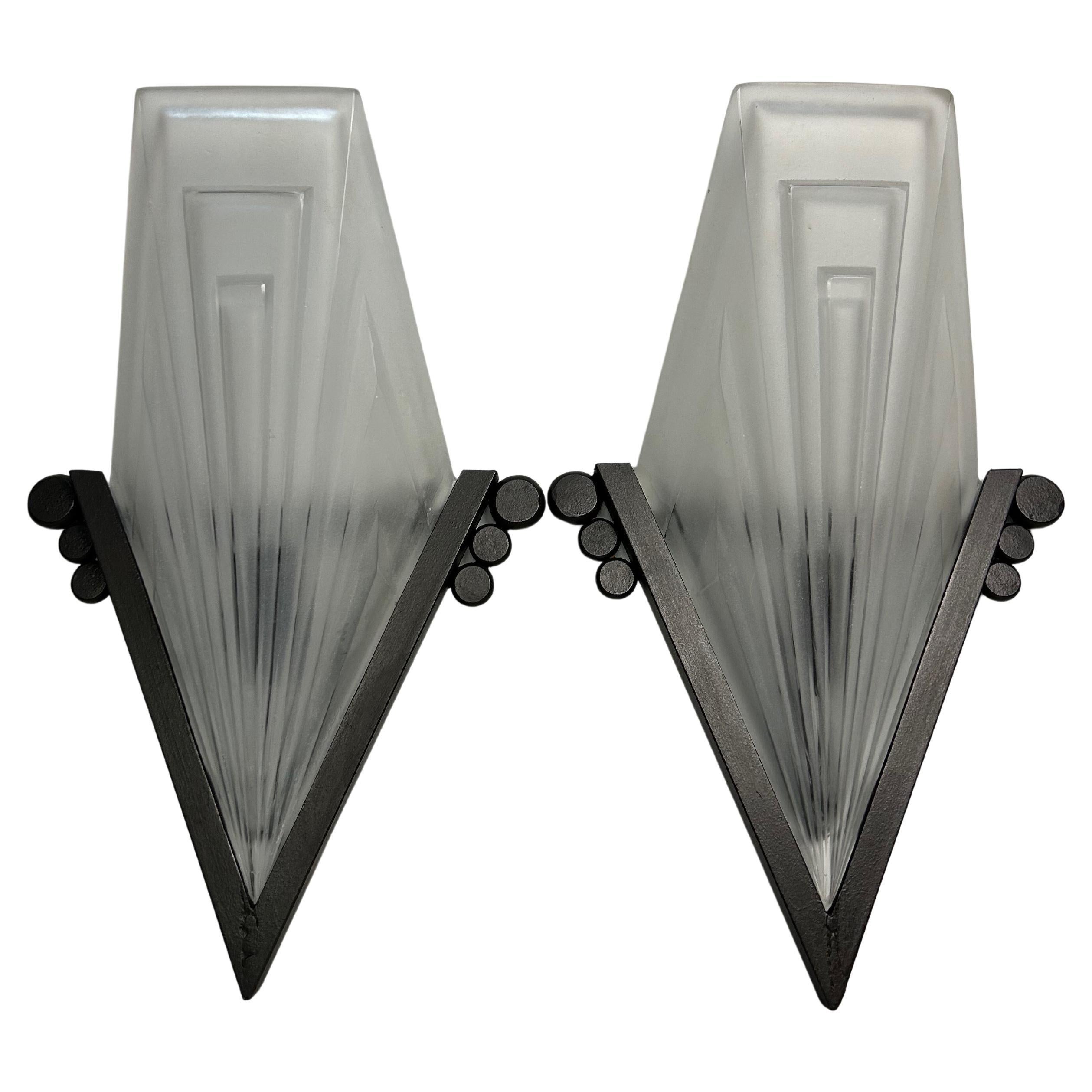 Degué Pair of Art Deco wall lights