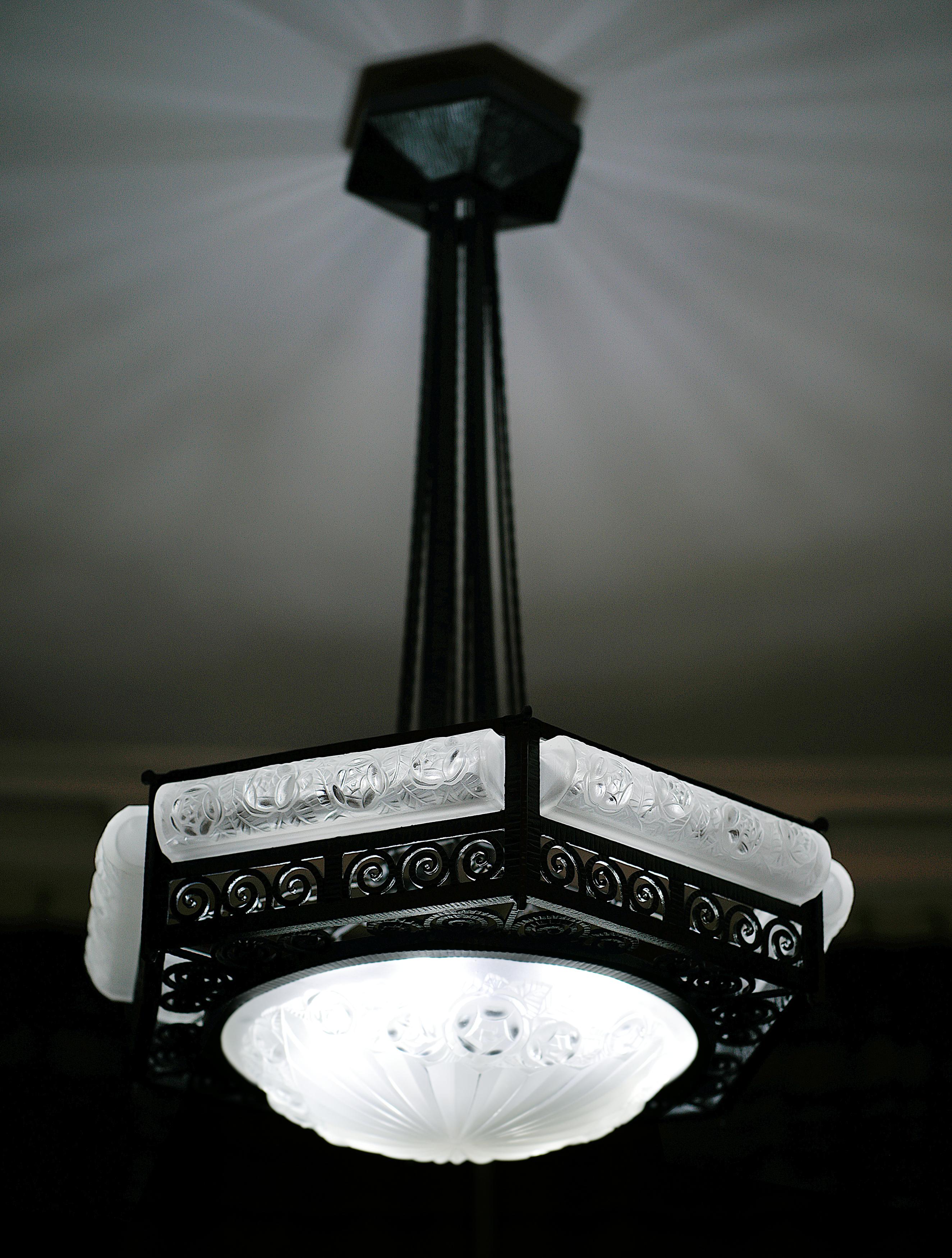 Degue Rare Large French Art Deco Chandelier, 1920 For Sale 6