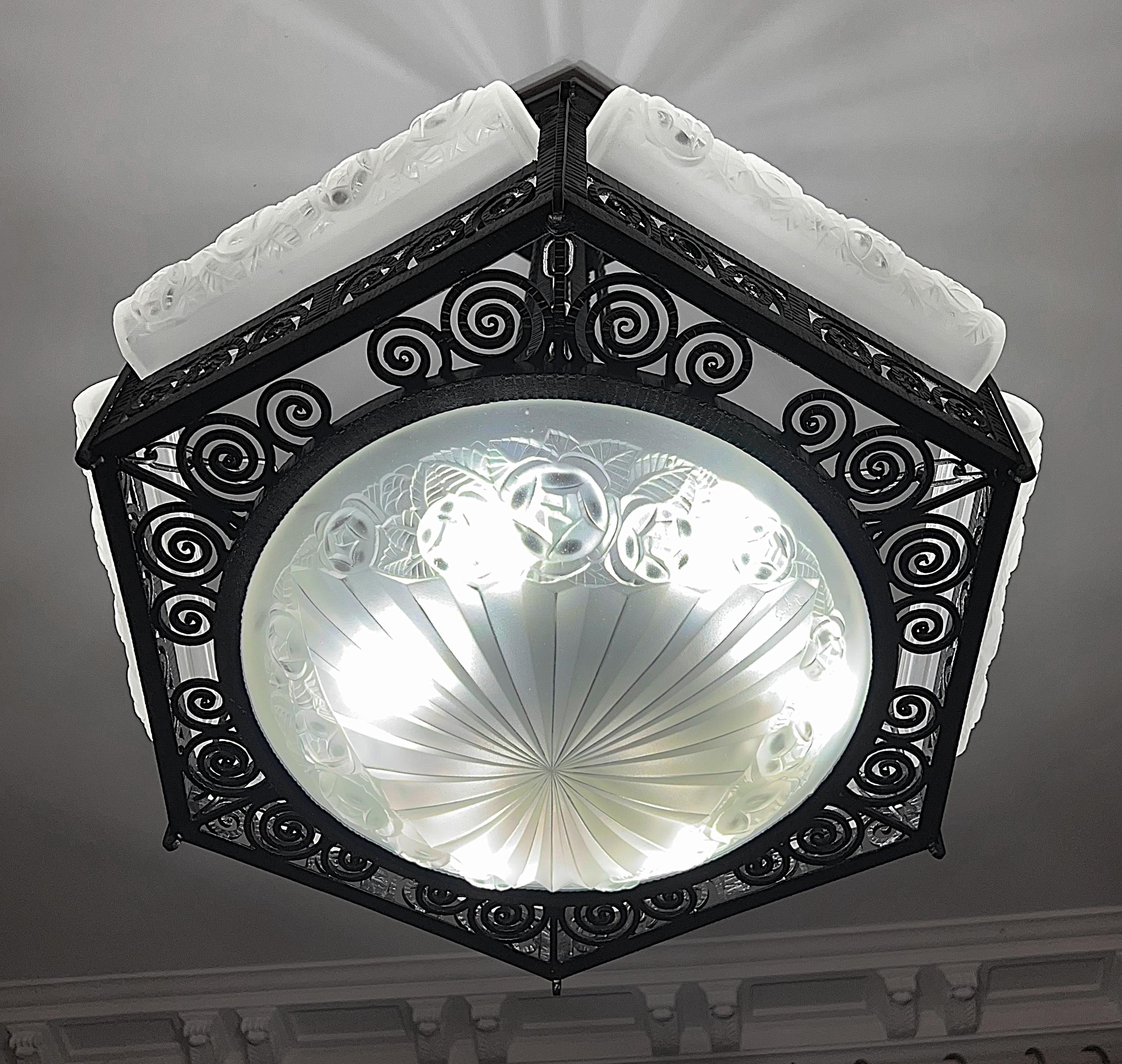 Degue Rare Large French Art Deco Chandelier, 1920 For Sale 7