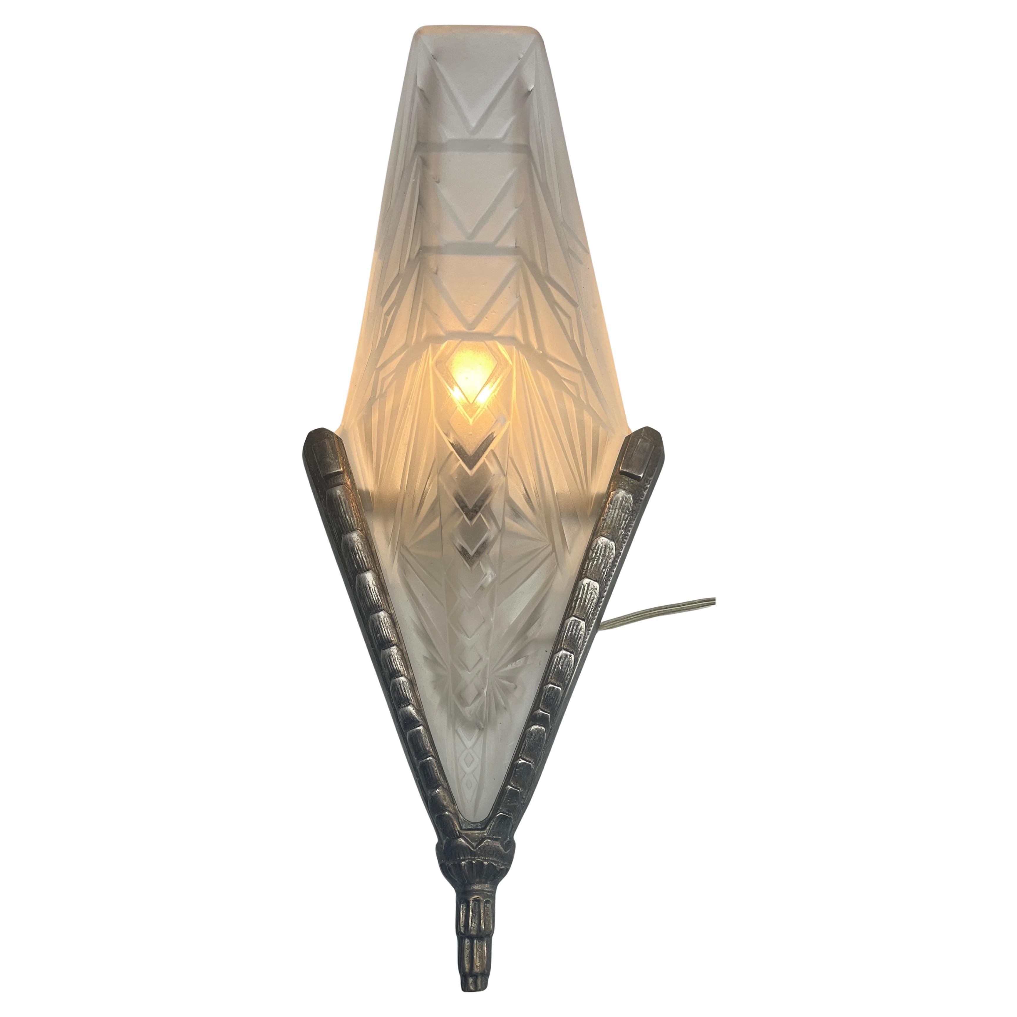 Degue Style Pair French 1930 art deco Wall Sconces Lamps Léon Hugue Paris For Sale 3