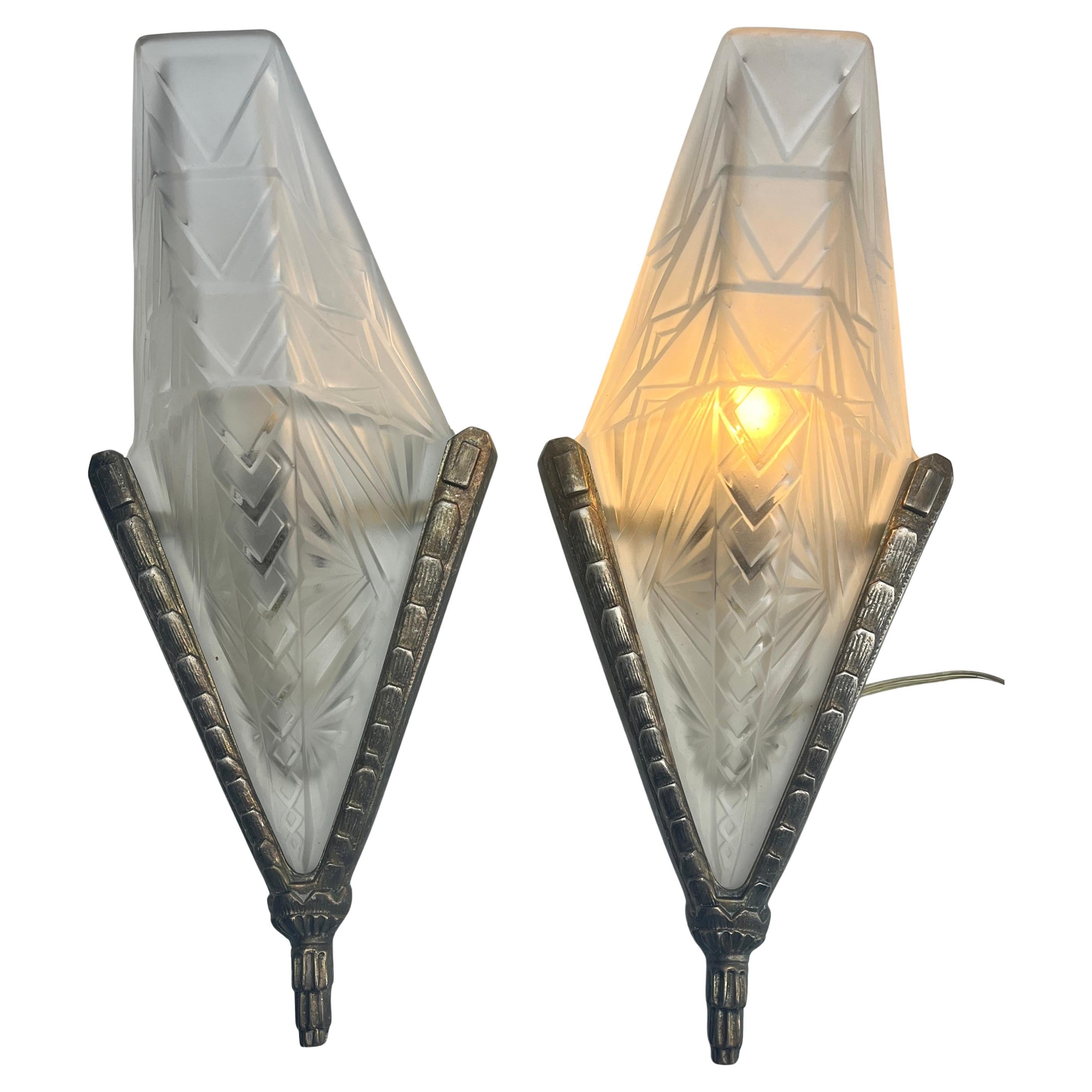 Hand-Crafted Degue Style Pair French 1930 art deco Wall Sconces Lamps Léon Hugue Paris For Sale