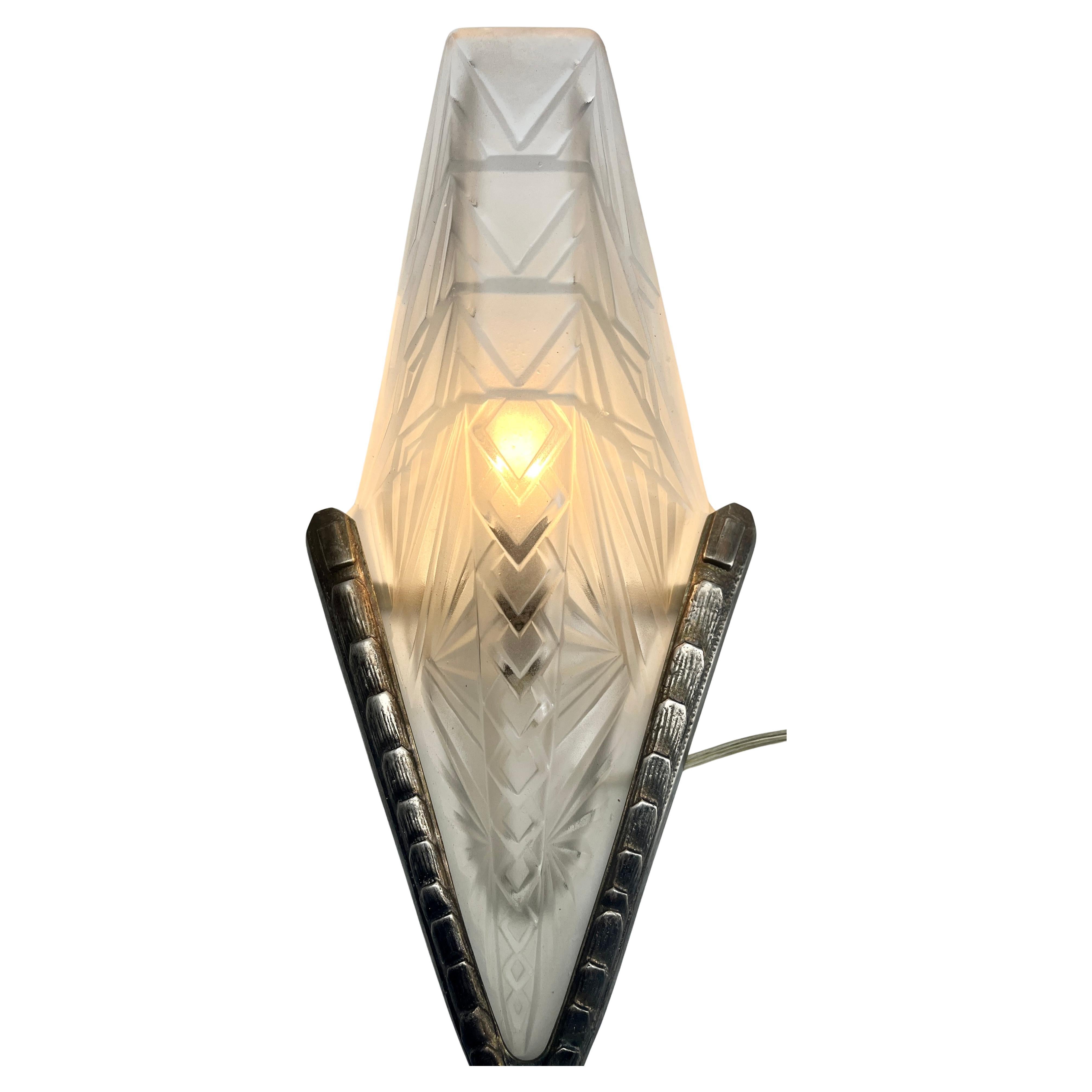 Degue Style Pair French 1930 art deco Wall Sconces Lamps Léon Hugue Paris In Good Condition For Sale In Verviers, BE