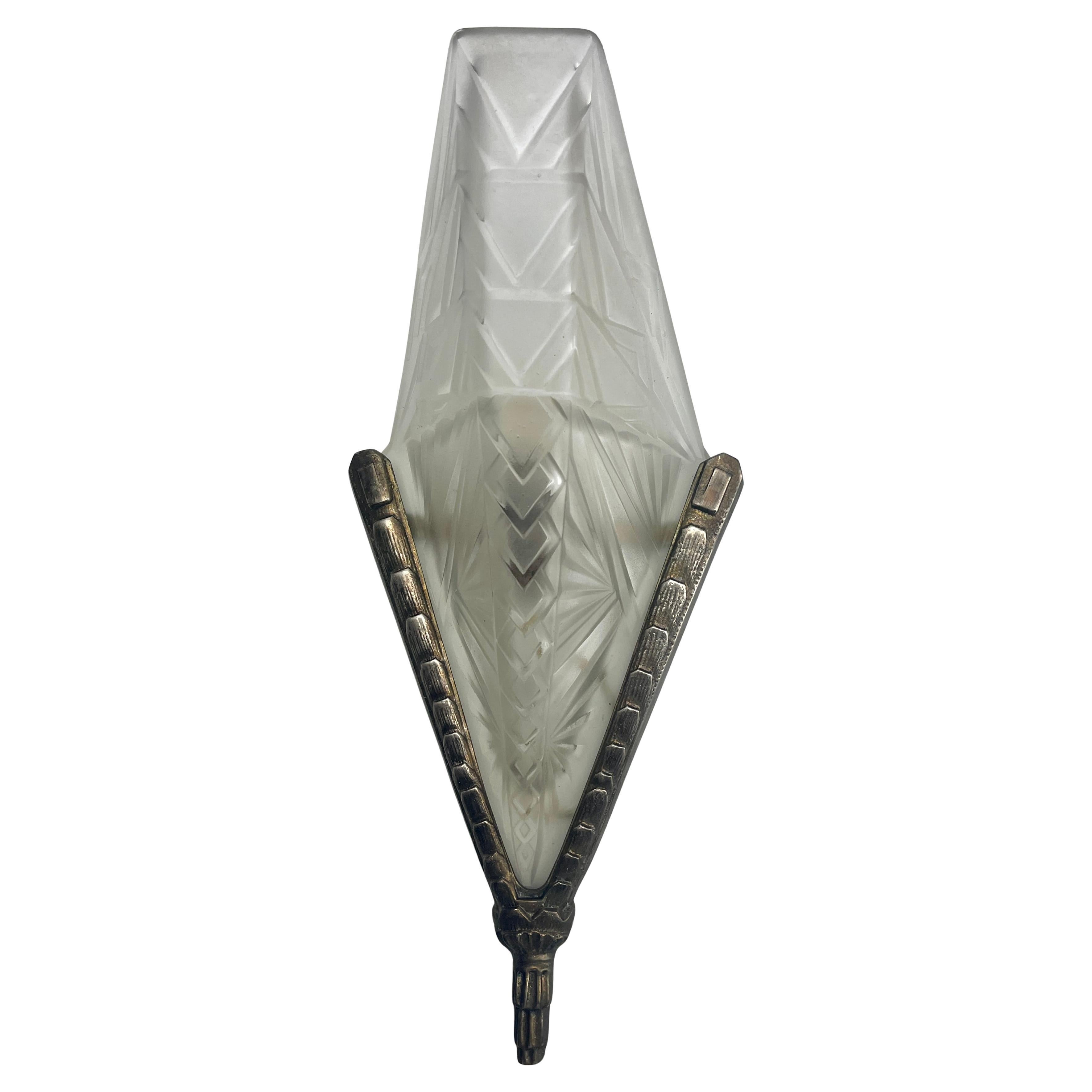 Degue Style Pair French 1930 art deco Wall Sconces Lamps Léon Hugue Paris For Sale 2