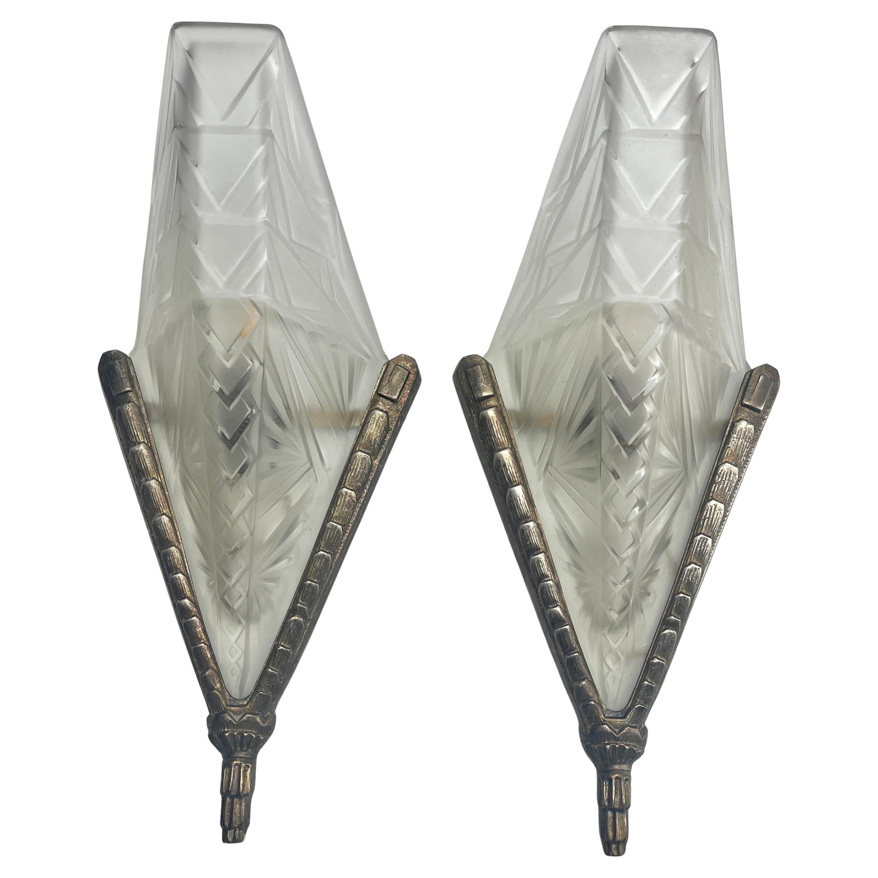 Degue Style Pair French 1930 art deco Wall Sconces Lamps Léon Hugue Paris For Sale