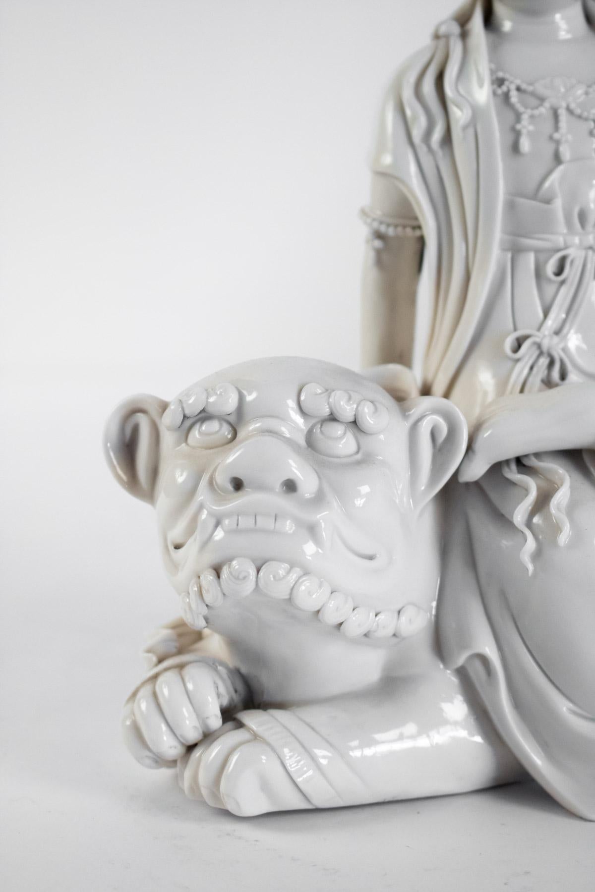 Dehua Porcelain Buddhist Deity, Chinese White, Asia, Quanine In Good Condition In Saint-Ouen, FR