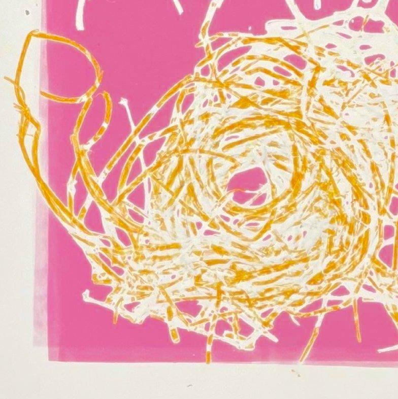 Spin: einzigartiger Monodruck eines abstrakten Vogelhauses mit rosa, orangefarbener und weißer Linie – Painting von Deirdre Murphy