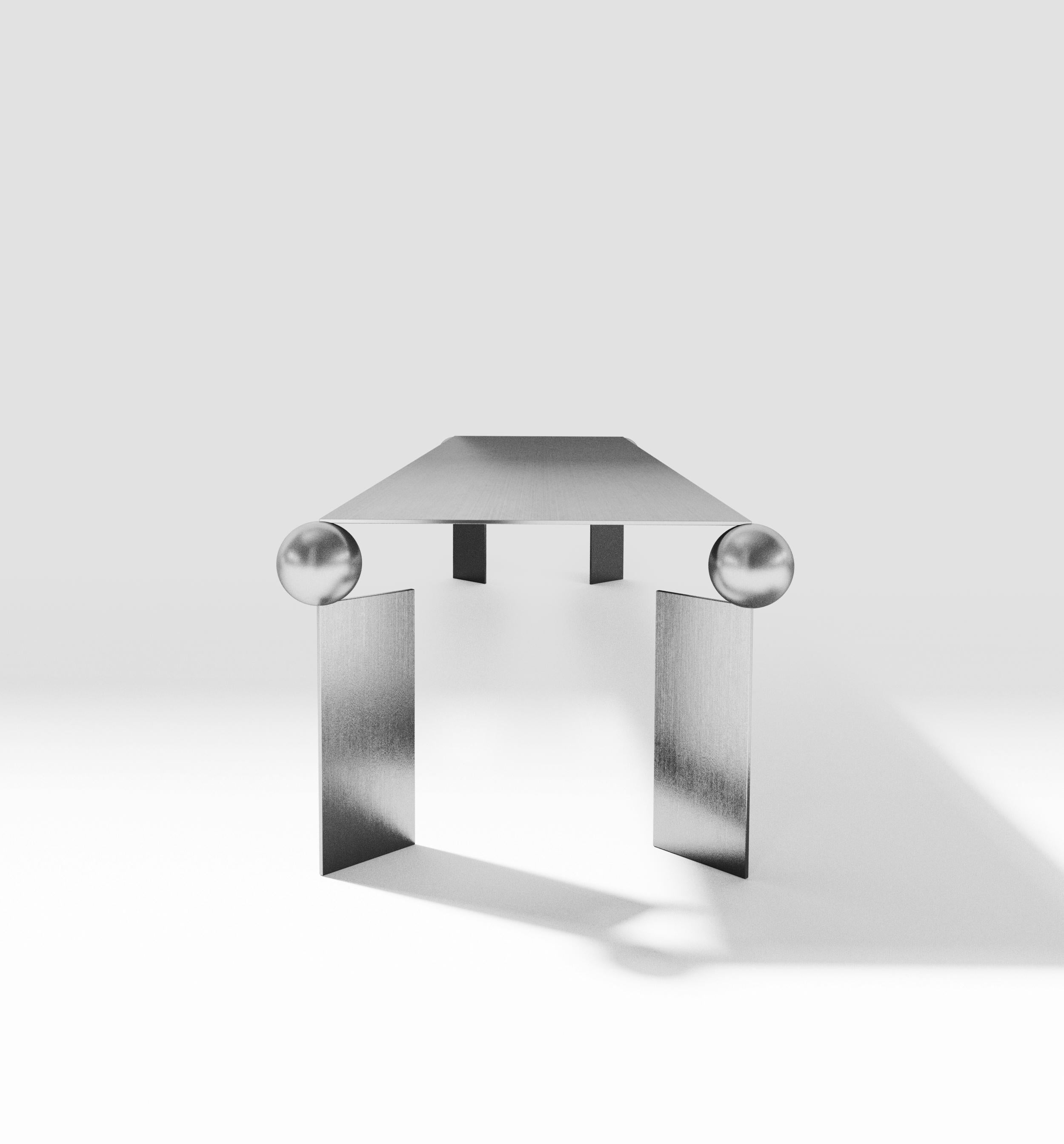 Brésilien Table basse Deitada • Fabriqué à la main en acier inoxydable • par Pedro Paulo Venzon en vente