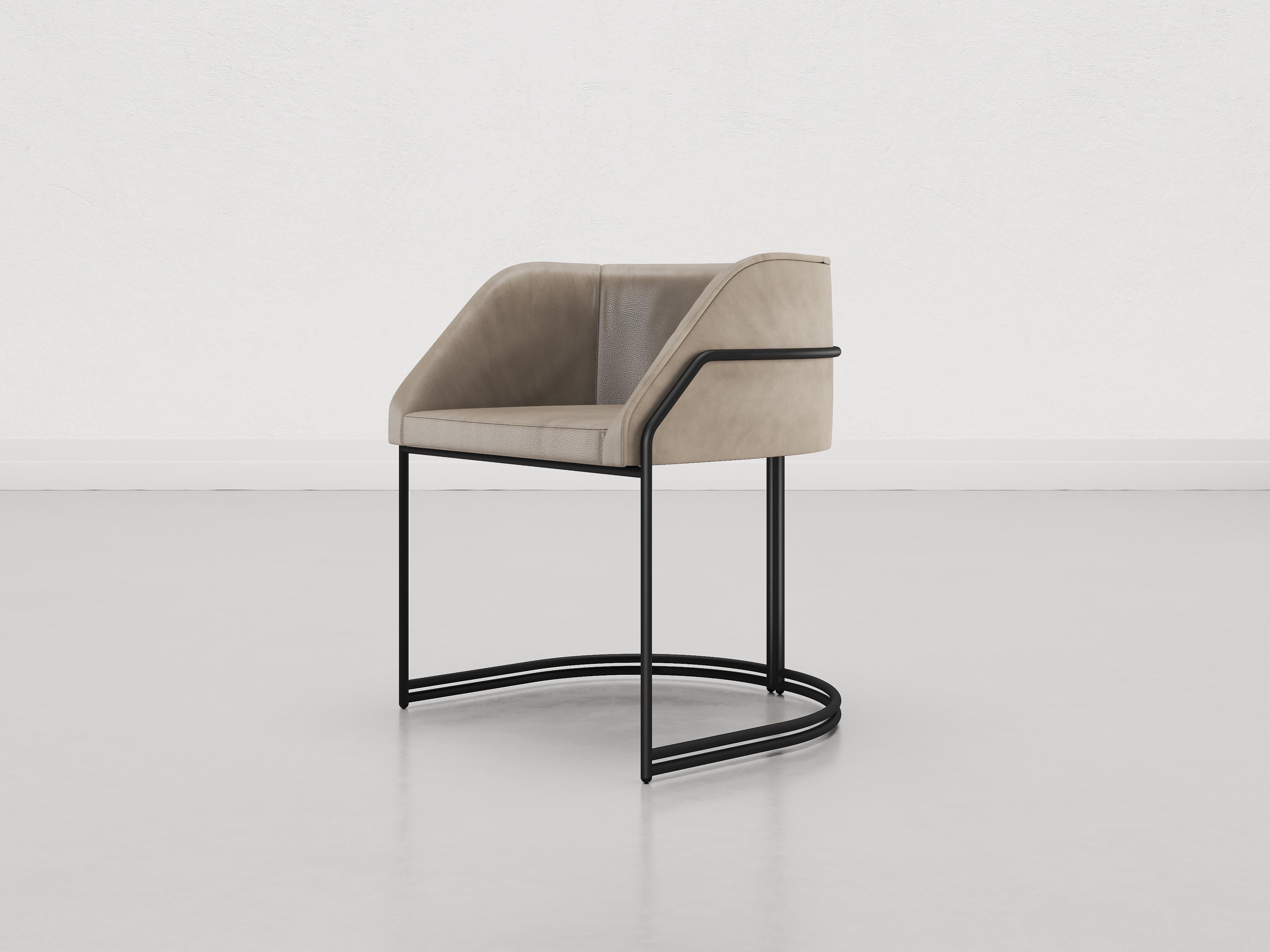 Modern Déjà Vu Chair in beige aniline leather and Black Matte Metal For Sale