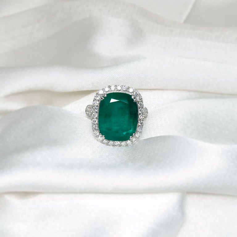 Emerald Cut IGI Certified 10.57 Ct Emerald Diamond Antique Art Deco Style Engagement Ring For Sale
