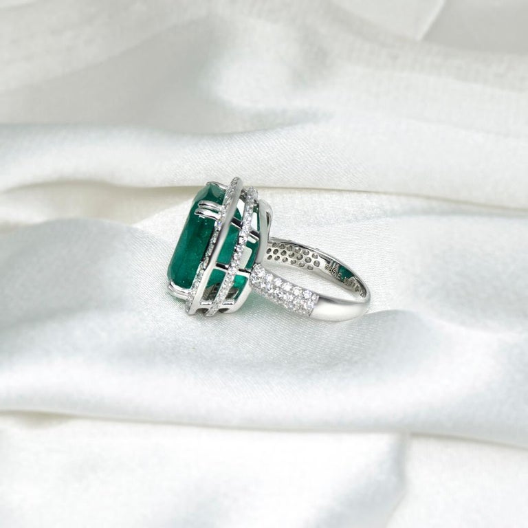 IGI Certified 10.57 Ct Emerald Diamond Antique Art Deco Style Engagement Ring For Sale 3