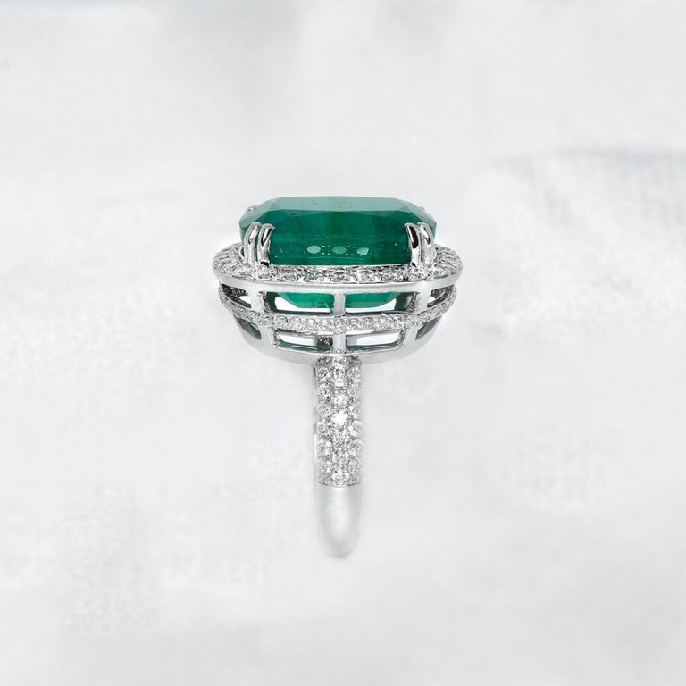 IGI Certified 10.57 Ct Emerald Diamond Antique Art Deco Style Engagement Ring For Sale 2