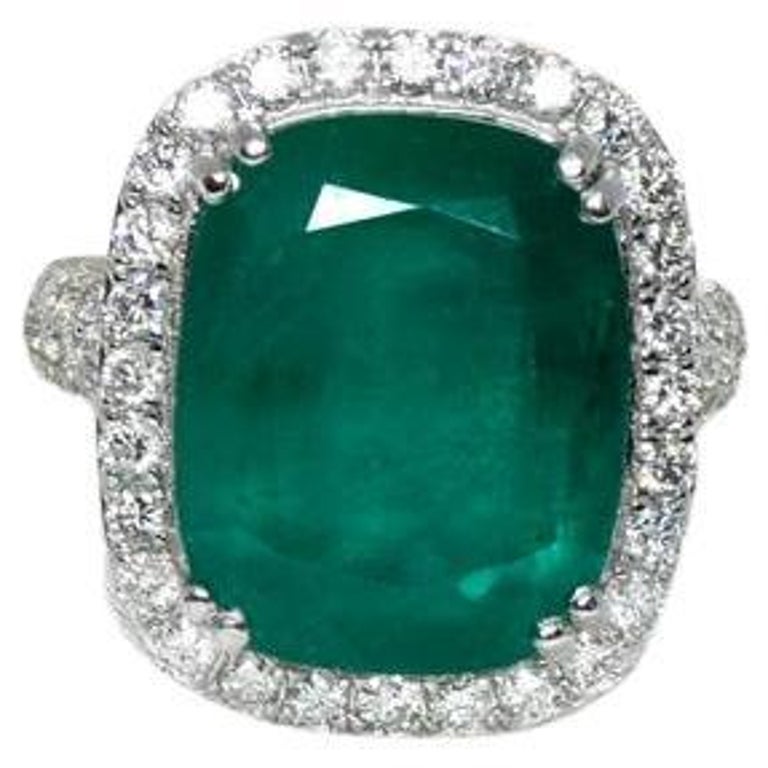 IGI Certified 10.57 Ct Emerald Diamond Antique Art Deco Style Engagement Ring For Sale
