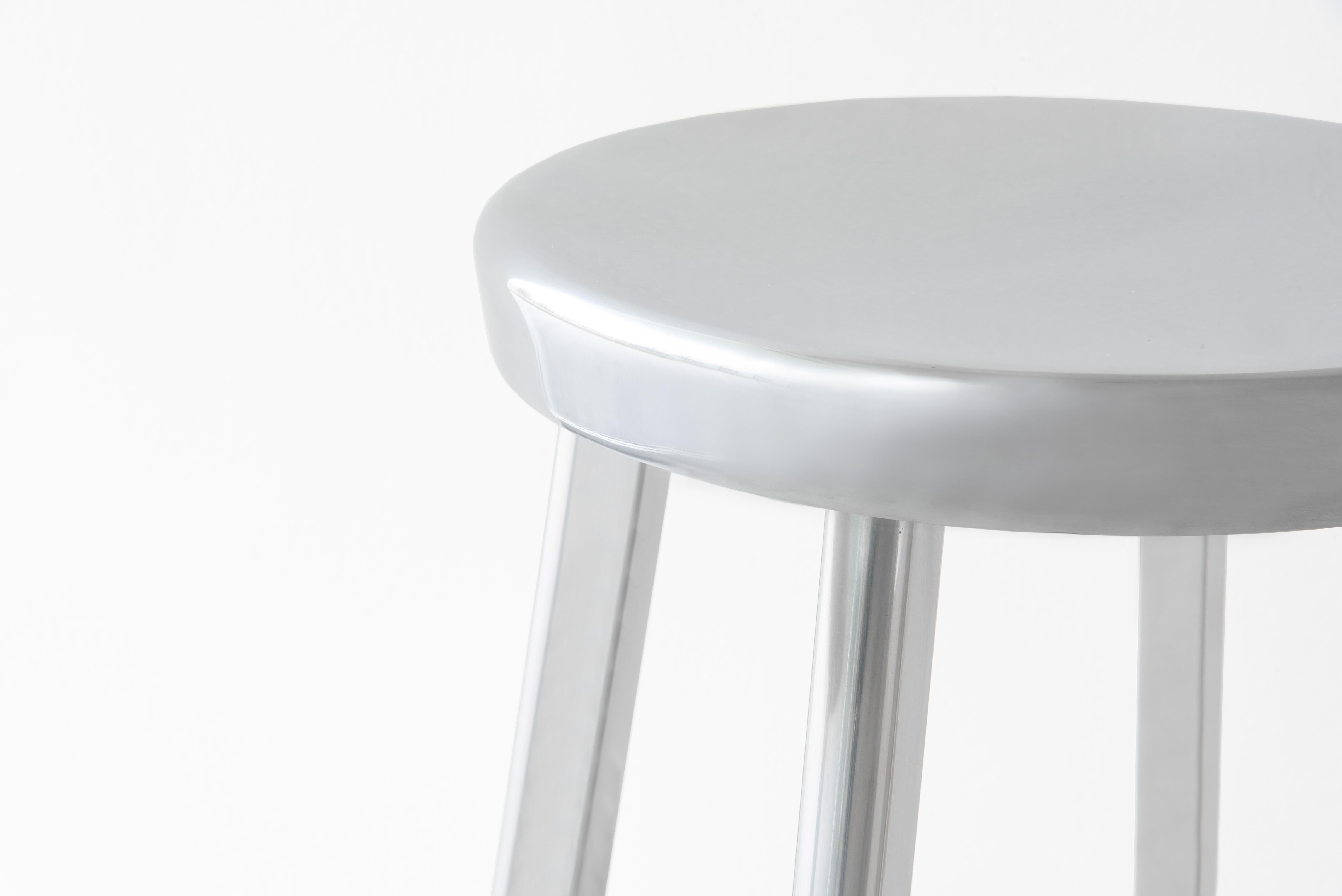 Deja-Vu Medium Stool in Aluminum by Naoto Fukasawa for MAGIS In New Condition For Sale In Brooklyn, NY