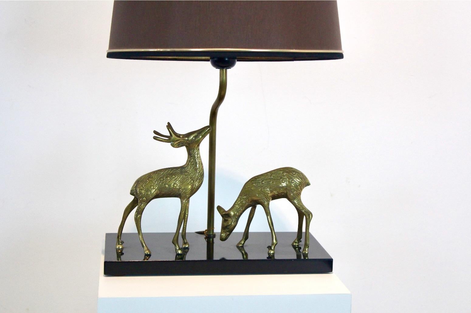 Deknudt-Tischlampe aus Hirschskulptur aus Messing, Belgien, 1970er Jahre (20. Jahrhundert) im Angebot