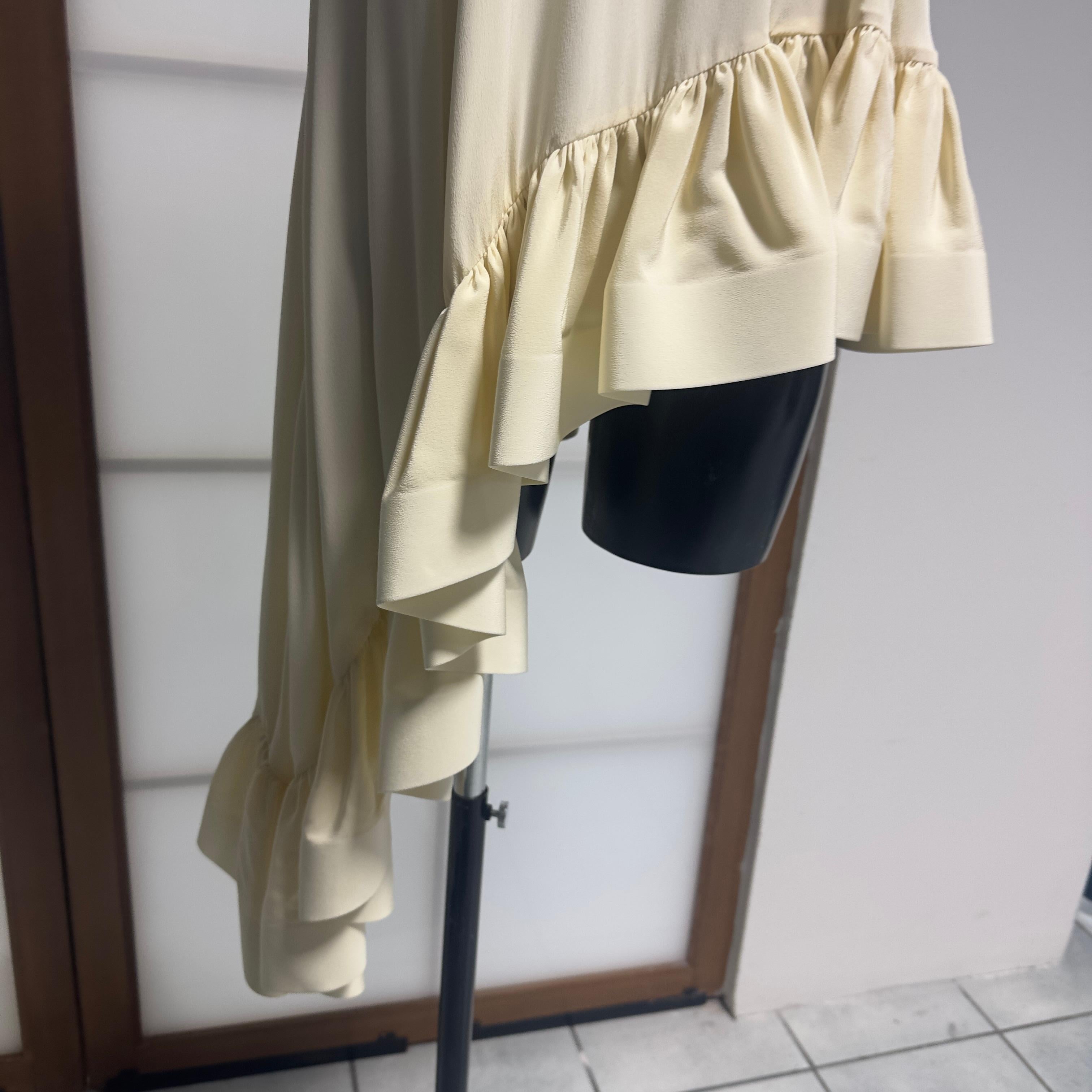 Del Core Asymmetric Silk High-Neck Top with Cascading Ruffle - Made in Italy In New Condition For Sale In Basaluzzo, IT