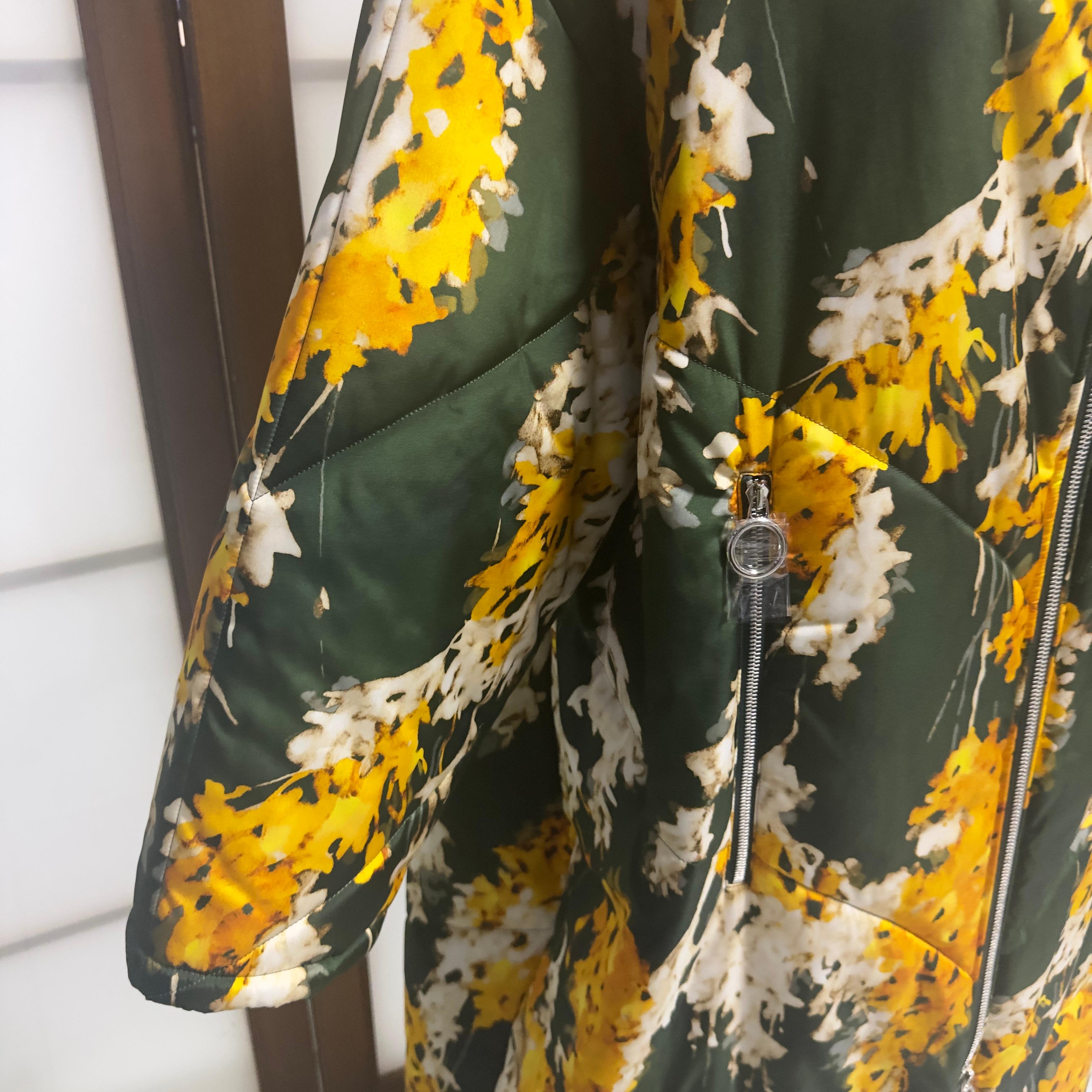 Black Del Core Piumino Over a Fiori , Modello Maxi con Cappuccio – FW2022 in vendita