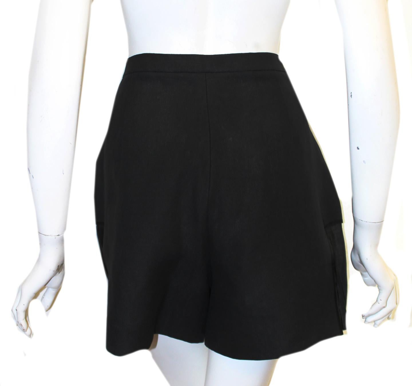 Del Pozo Black Short Paper & Cotton Culottes W/ Sheer Inserts 44 EU In Excellent Condition For Sale In Palm Beach, FL