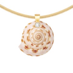 Del Sol Shell Pendant with Natural Diamond