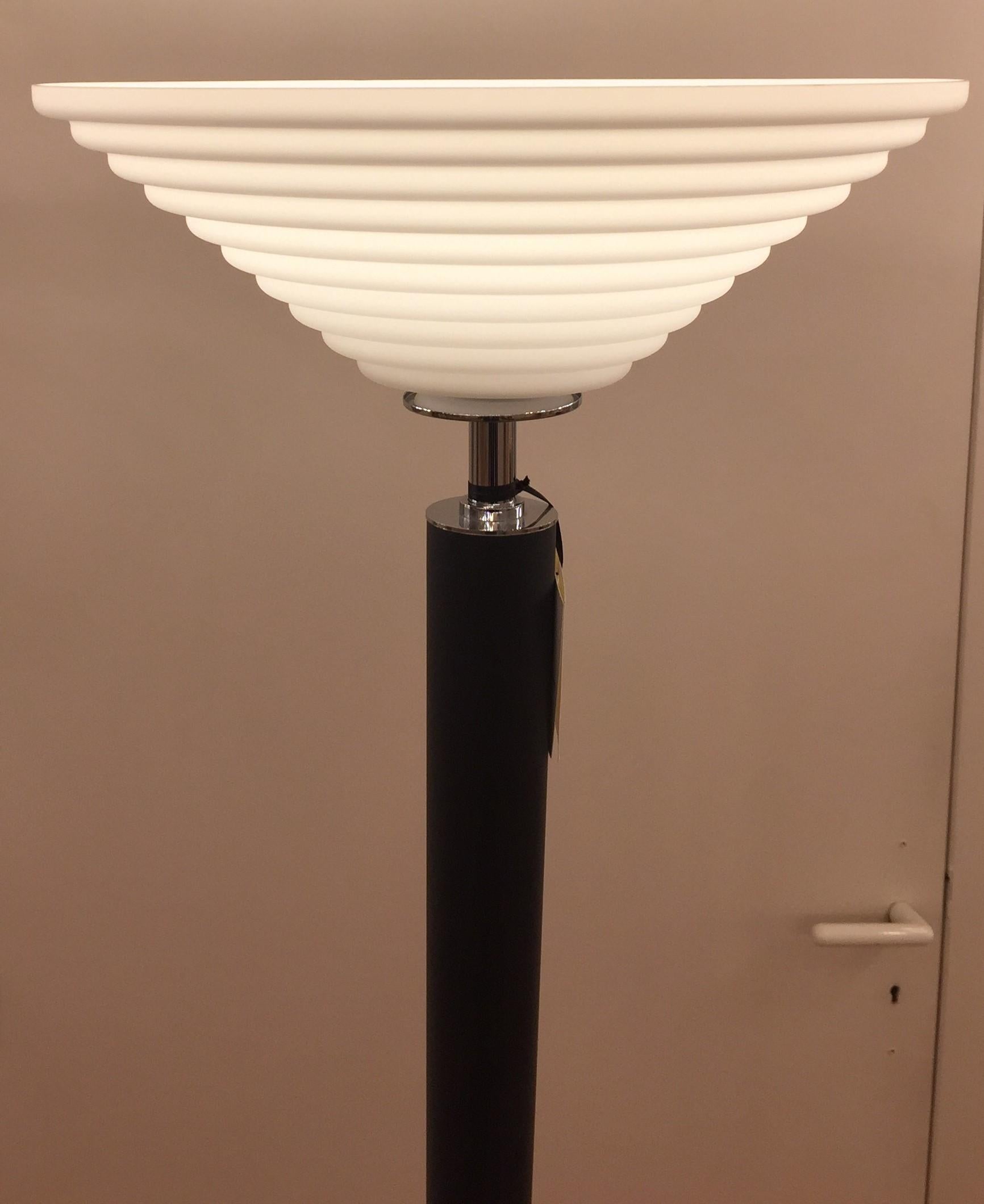 Delage Floor Lamp In Excellent Condition For Sale In PARIS, FR