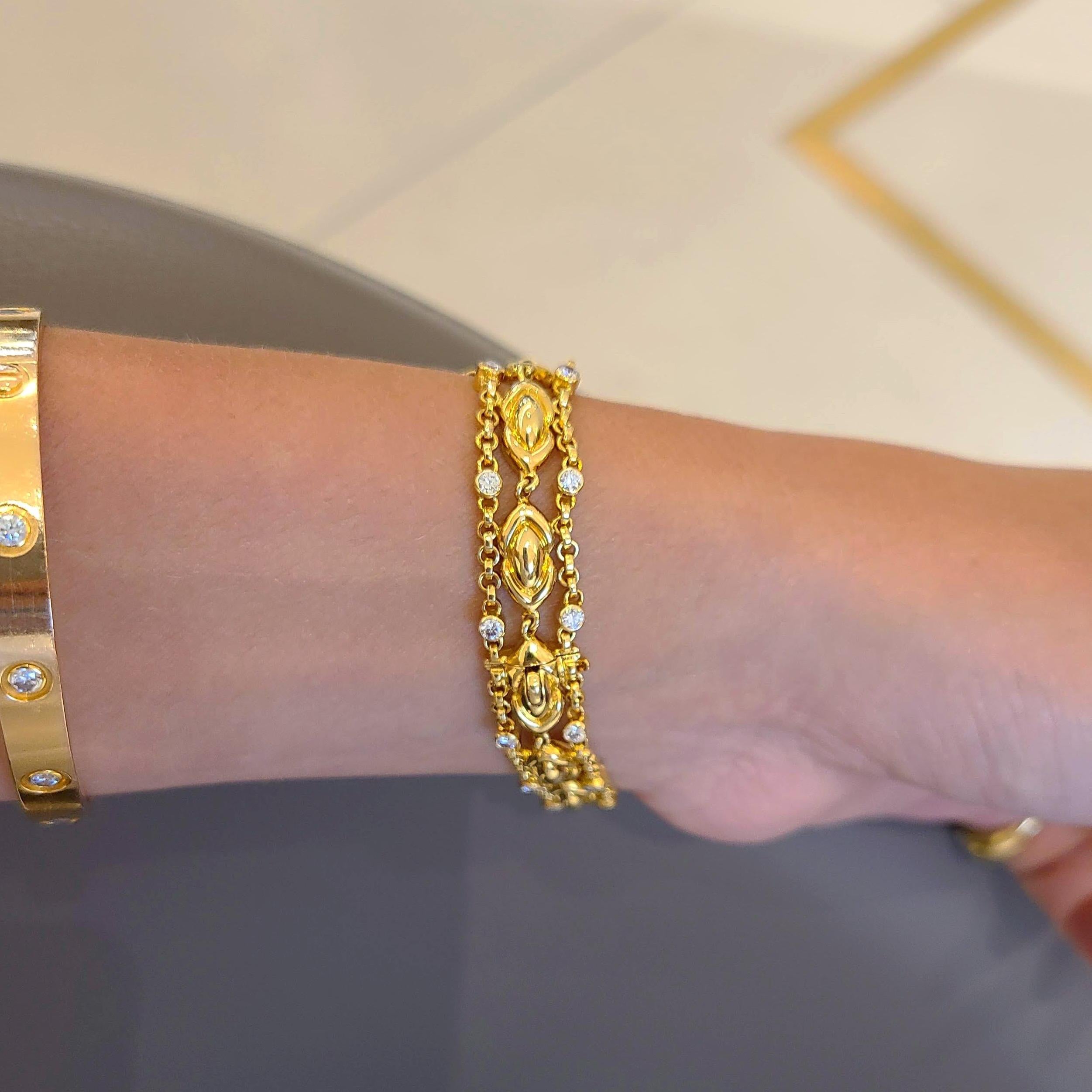 DeLaneau 18 Karat Yellow Gold and Diamond Watch with Diamond Bows In New Condition In New York, NY
