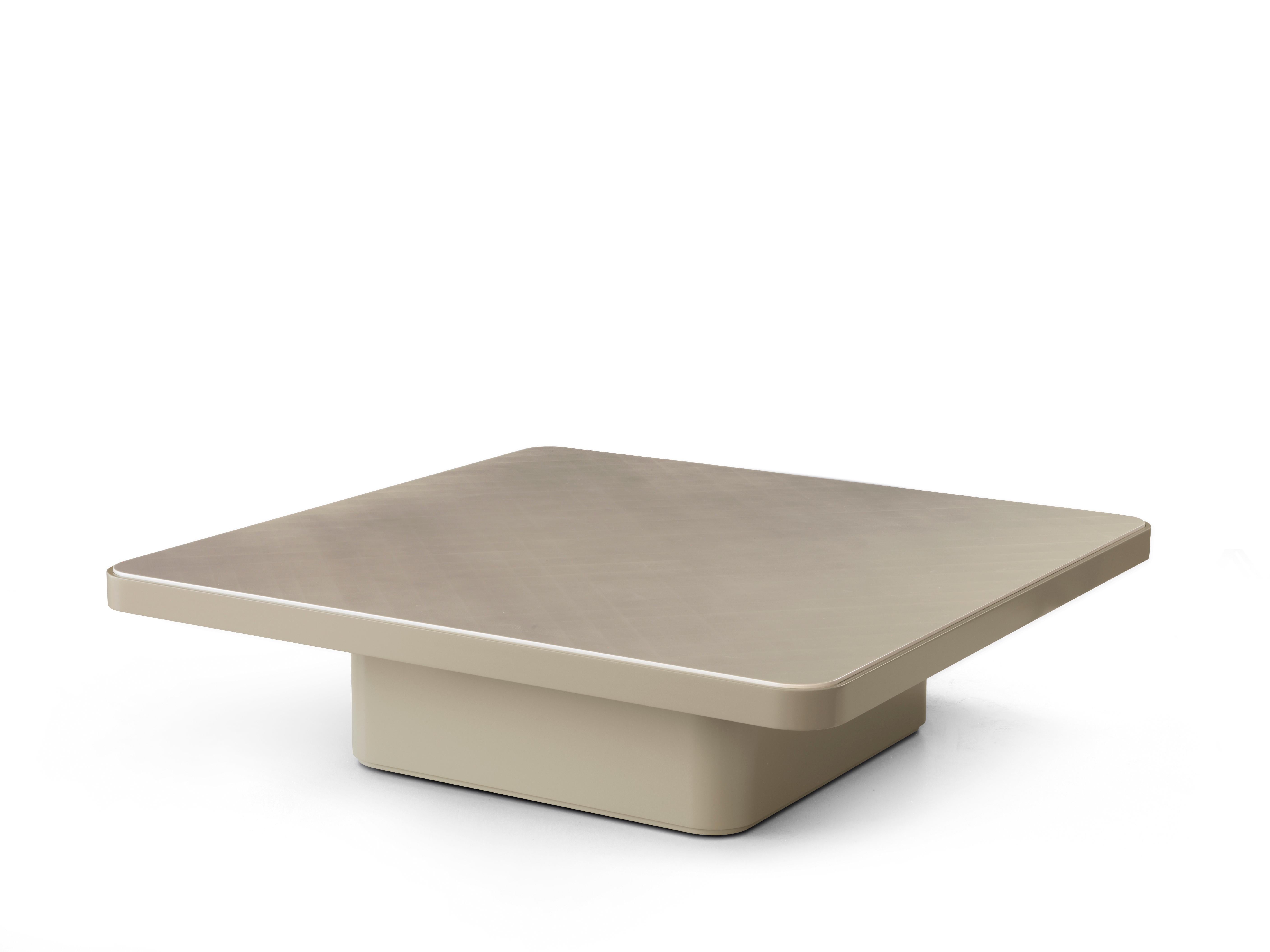 Table basse Delano 5035 de Redeco
Dimensions : L 140 x D 140 x H 36 cm
MATERIAL : Base et plateau en mdf allégé.

ReDéco est une entreprise vraiment solide, capable de construire et de créer des meubles, mais aussi une entreprise qui peut