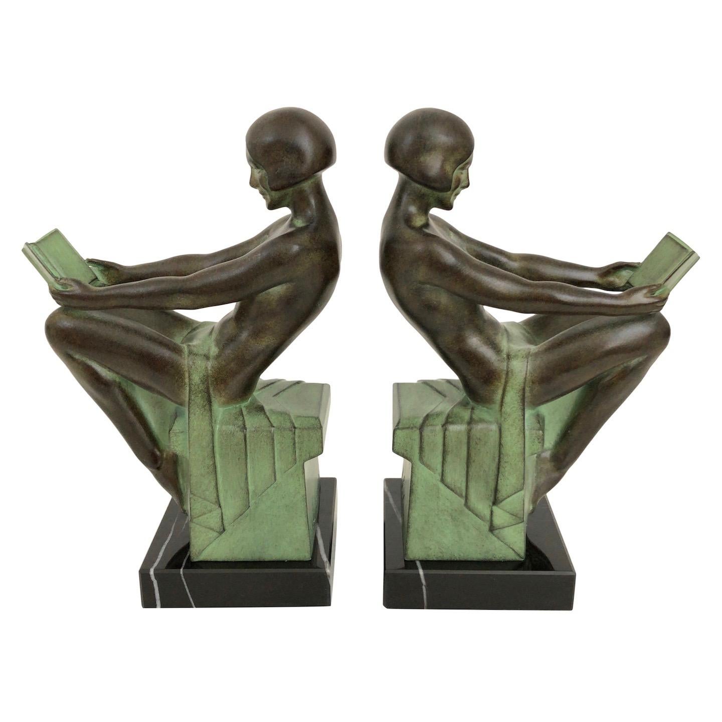 Delassement di Max Le Verrier Reggilibri in stile Art Verrier Sculture di lettura per signore in vendita 1