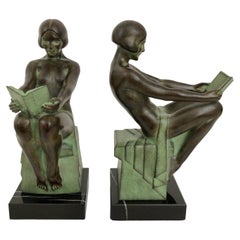 Delassement di Max Le Verrier Reggilibri in stile Art Verrier Sculture di lettura per signore