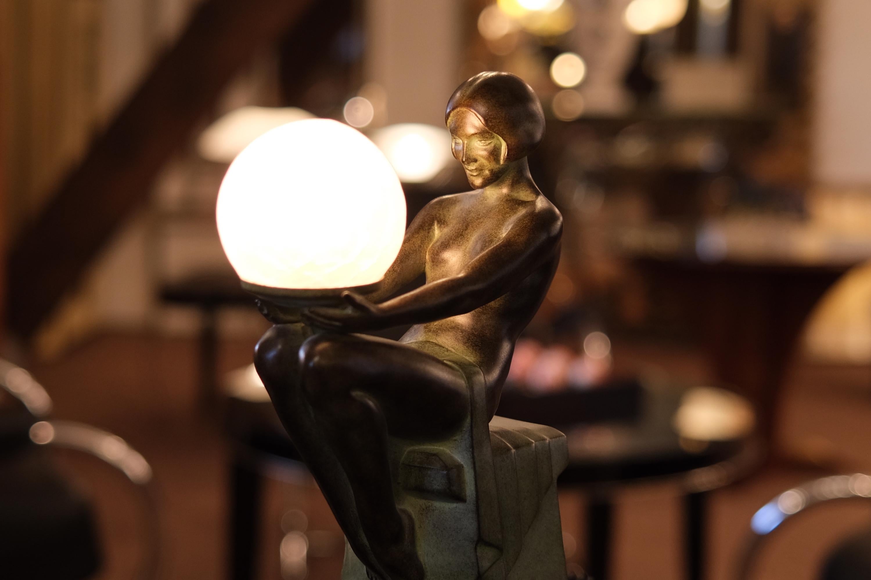 Delassement Lumineux French Art Deco Style Nude Sculpture Lamp by Max Le Verrier In Good Condition In Ulm, DE