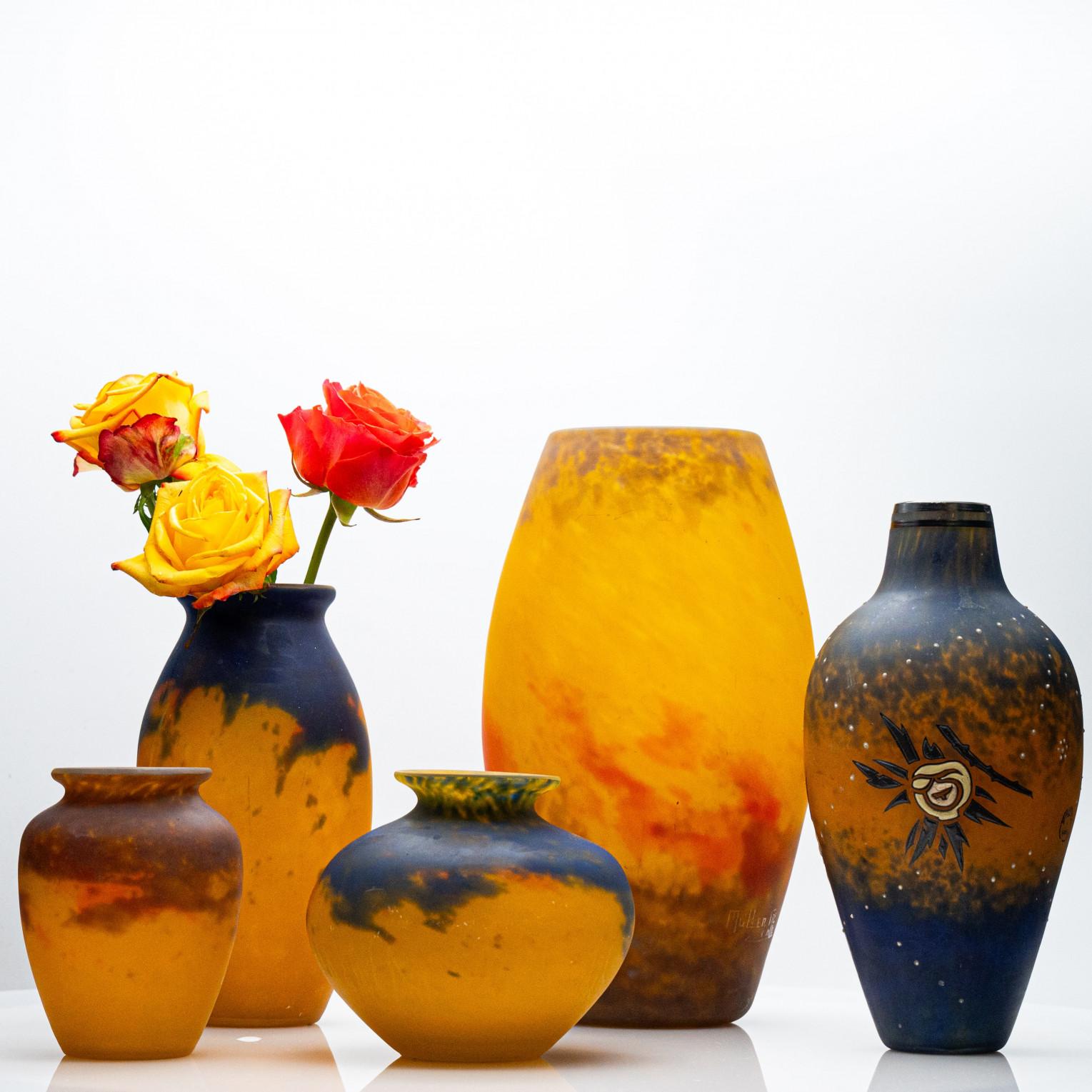 Delatte and Muller Frères Signed, Set di 5 vasi in Pate de Verre, Francia, 1920 In condizioni buone in vendita a Rijssen, NL