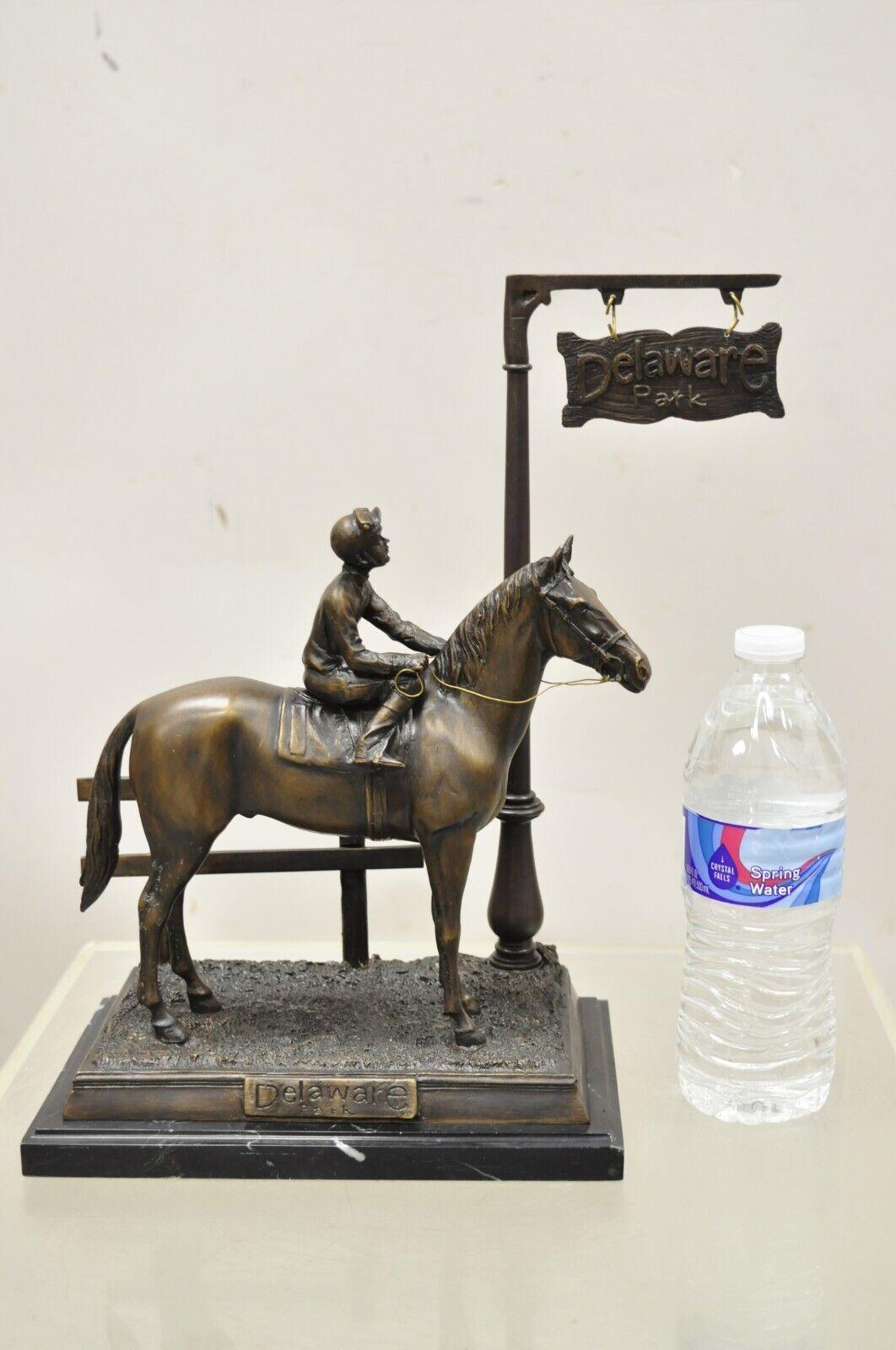 Sculpture de cheval Jockey en bronze à base de marbre équestre du Delaware Park en vente 4