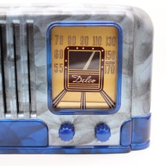 Delco R-1150 Art Deco 1939 Tube Radio With Swirled Catalin Blue Colors