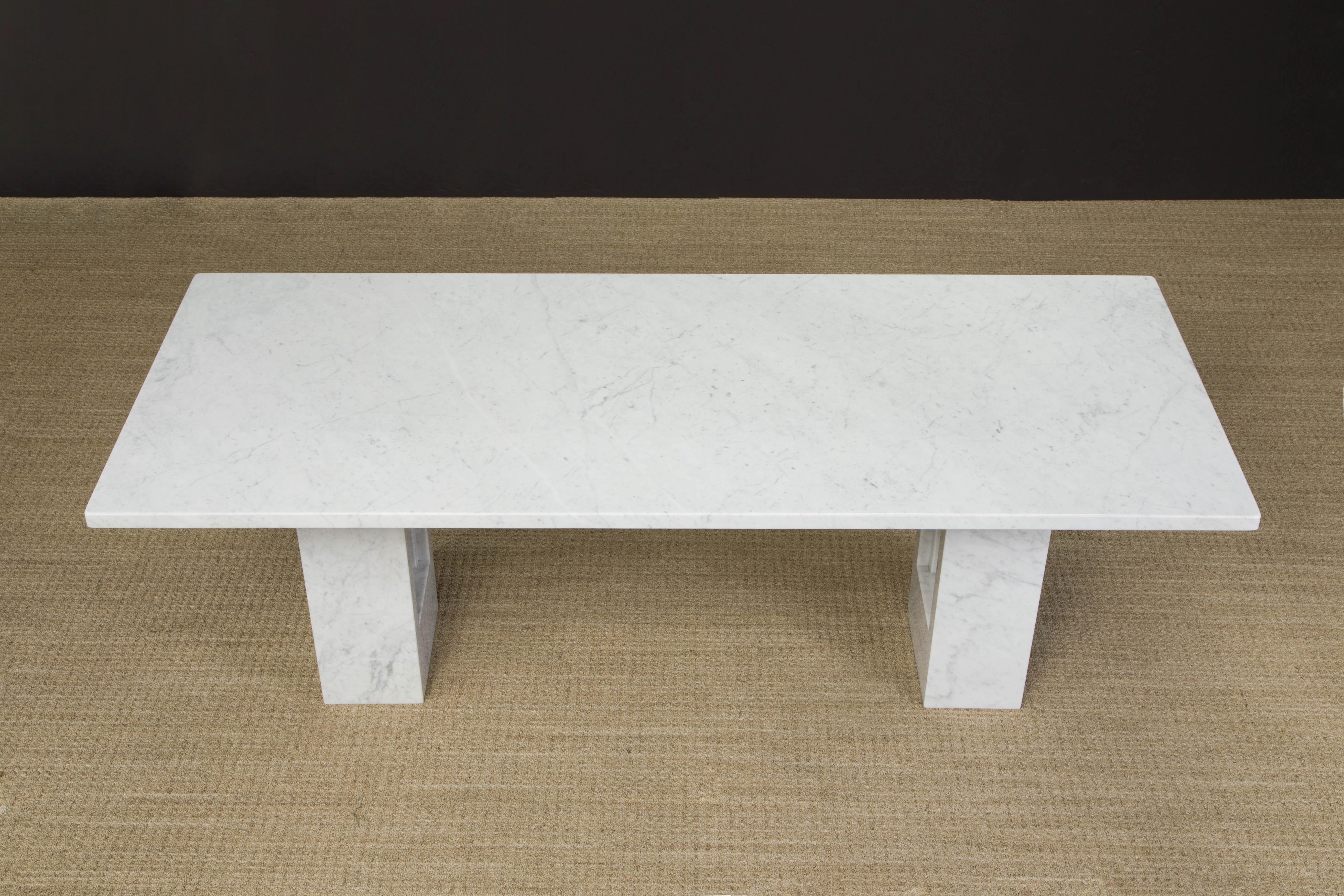 'Delfi' Marble Dining Table by Marcel Breuer and Carlo Scarpa for Gavina, Italy In Excellent Condition For Sale In Los Angeles, CA