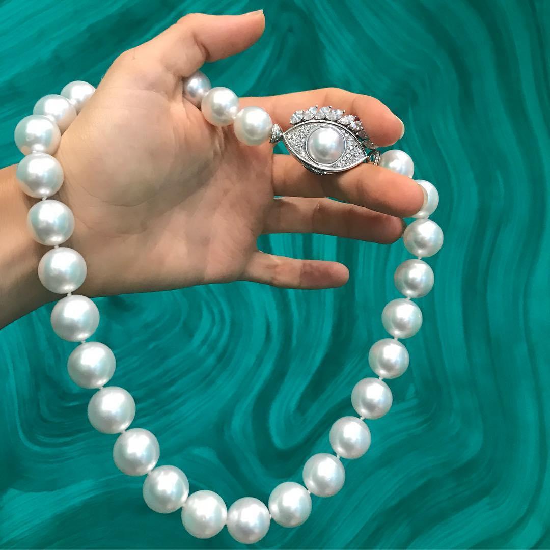 Marquise Cut DELFINA DELETTREZ Diamond Ruby 18 Karat Gold Pearl Necklace For Sale