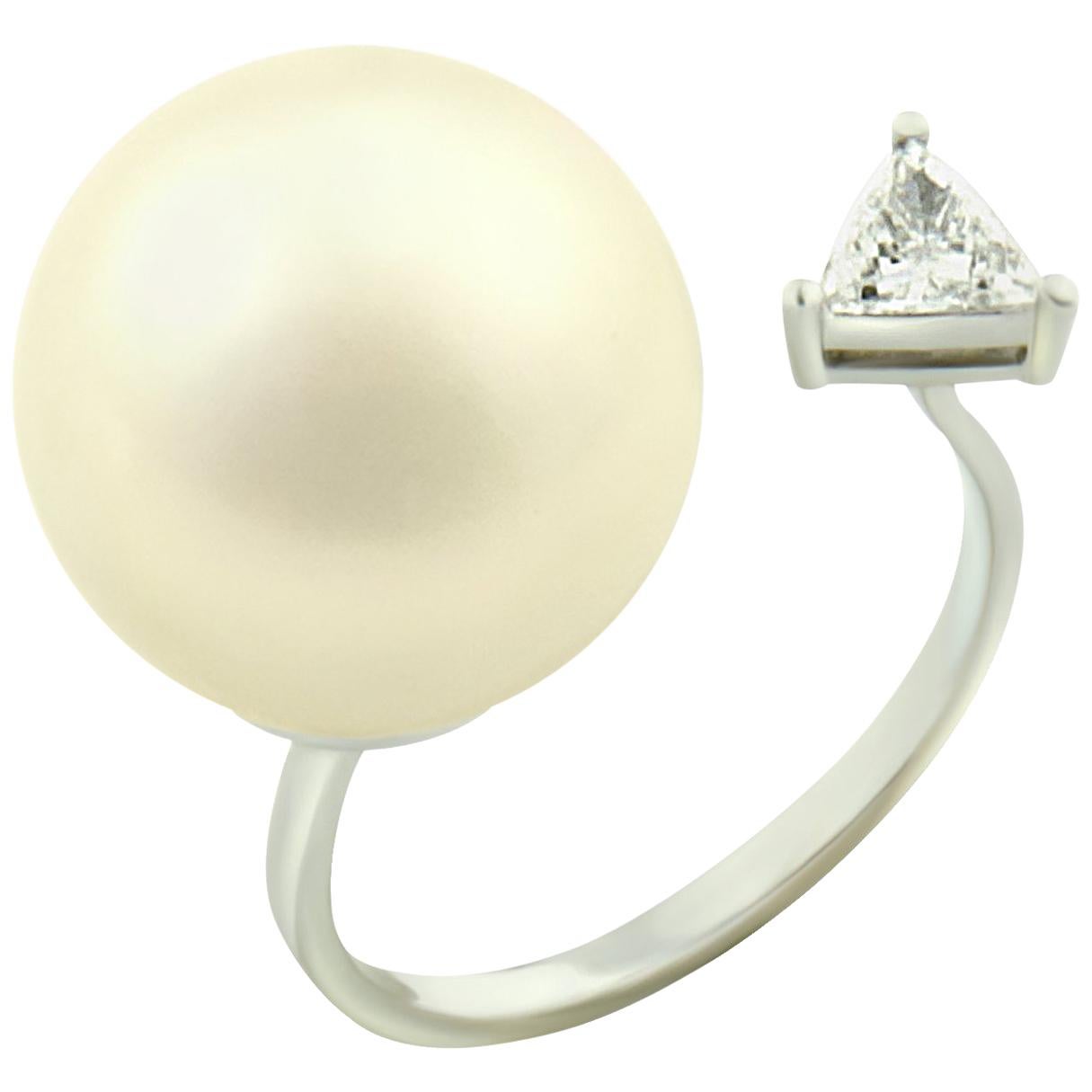 DELFINA DELETTREZ Pearl Trillion Diamond 18 Karat Gold Ring For Sale