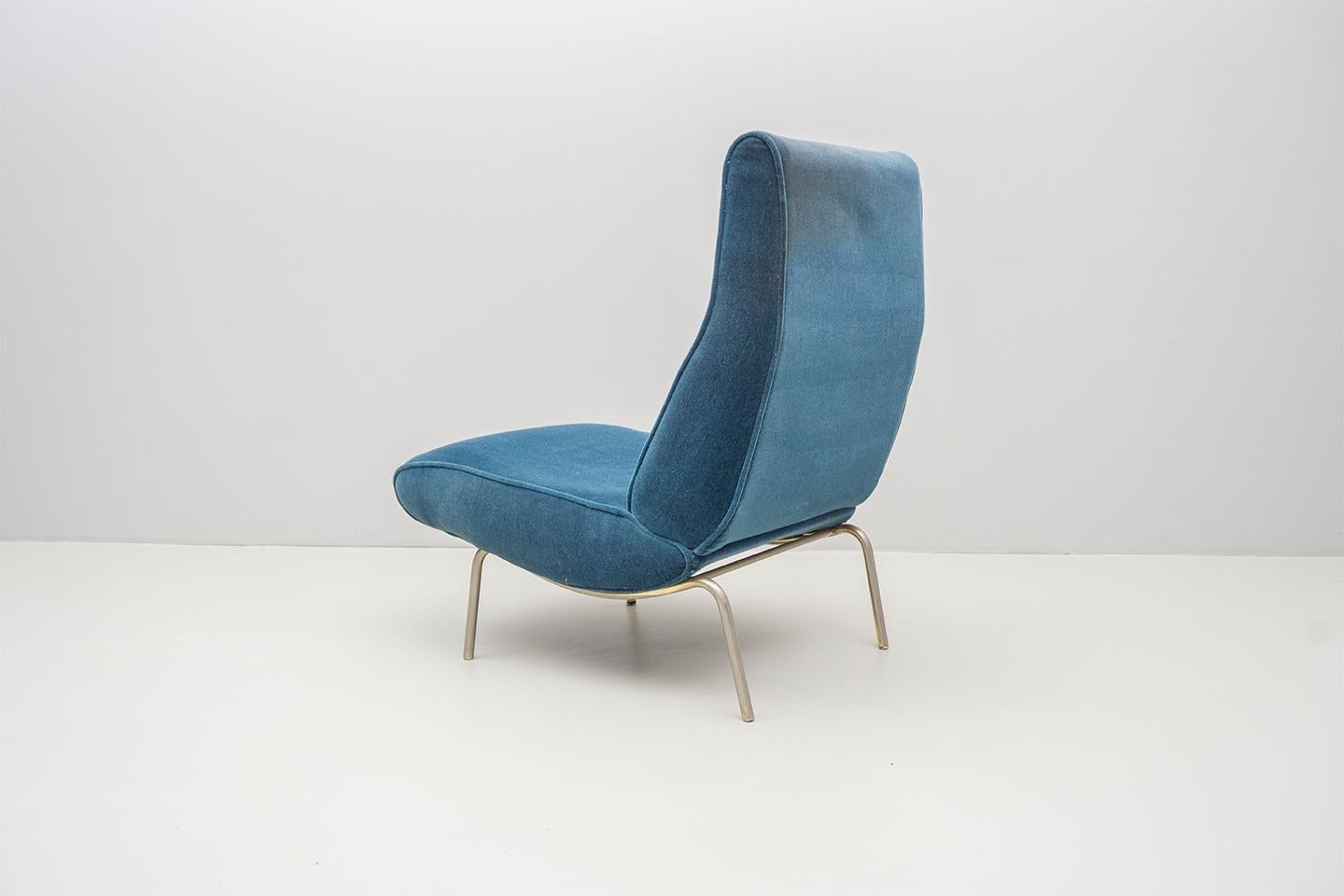 Mid-Century Modern Delfino Lounge Chair with Ottoman, 1950s Blue Velvet, by Erberto Carboni, Arflex For Sale