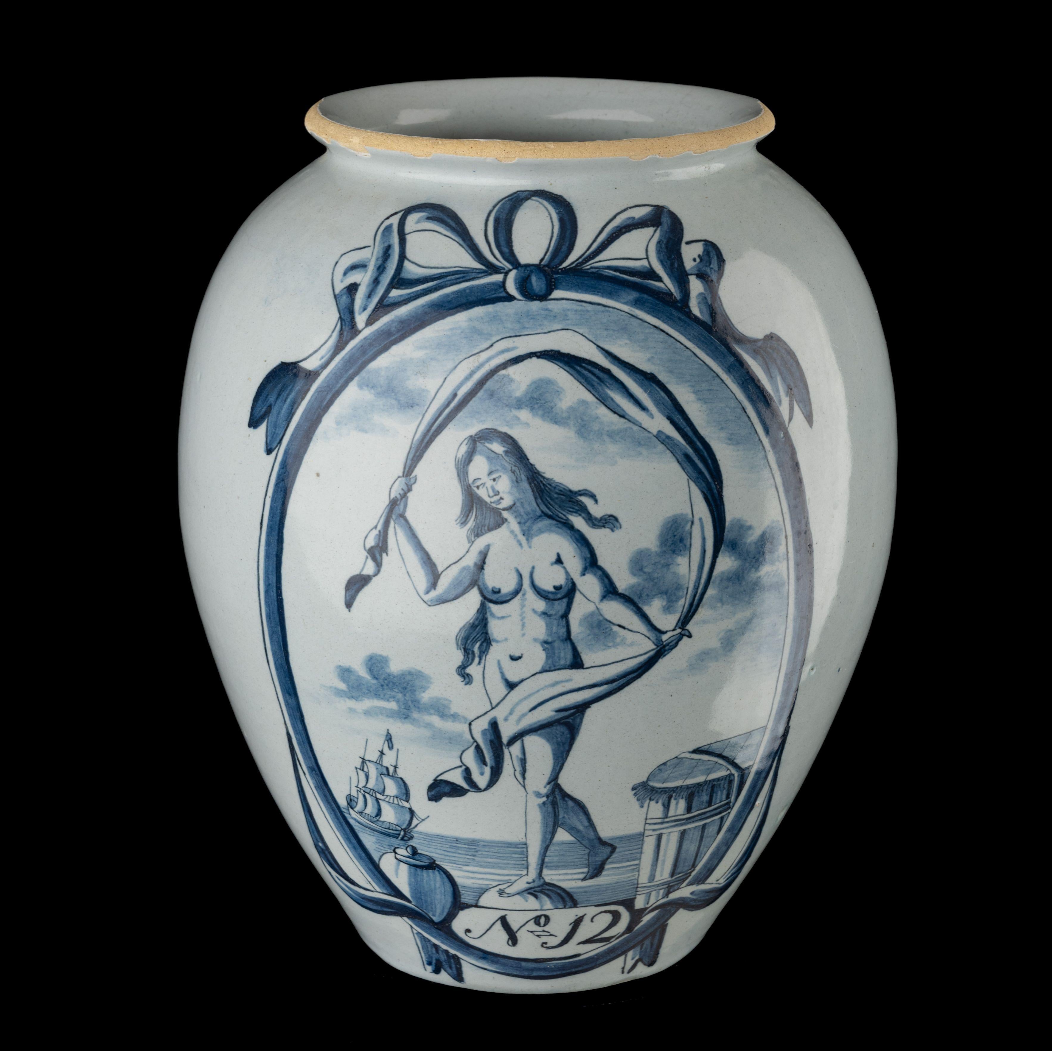 Baroque Delft 1750 - 1800 Grand pot à tabac bleu et blanc 'No. 12' Marque : Lpkan en vente