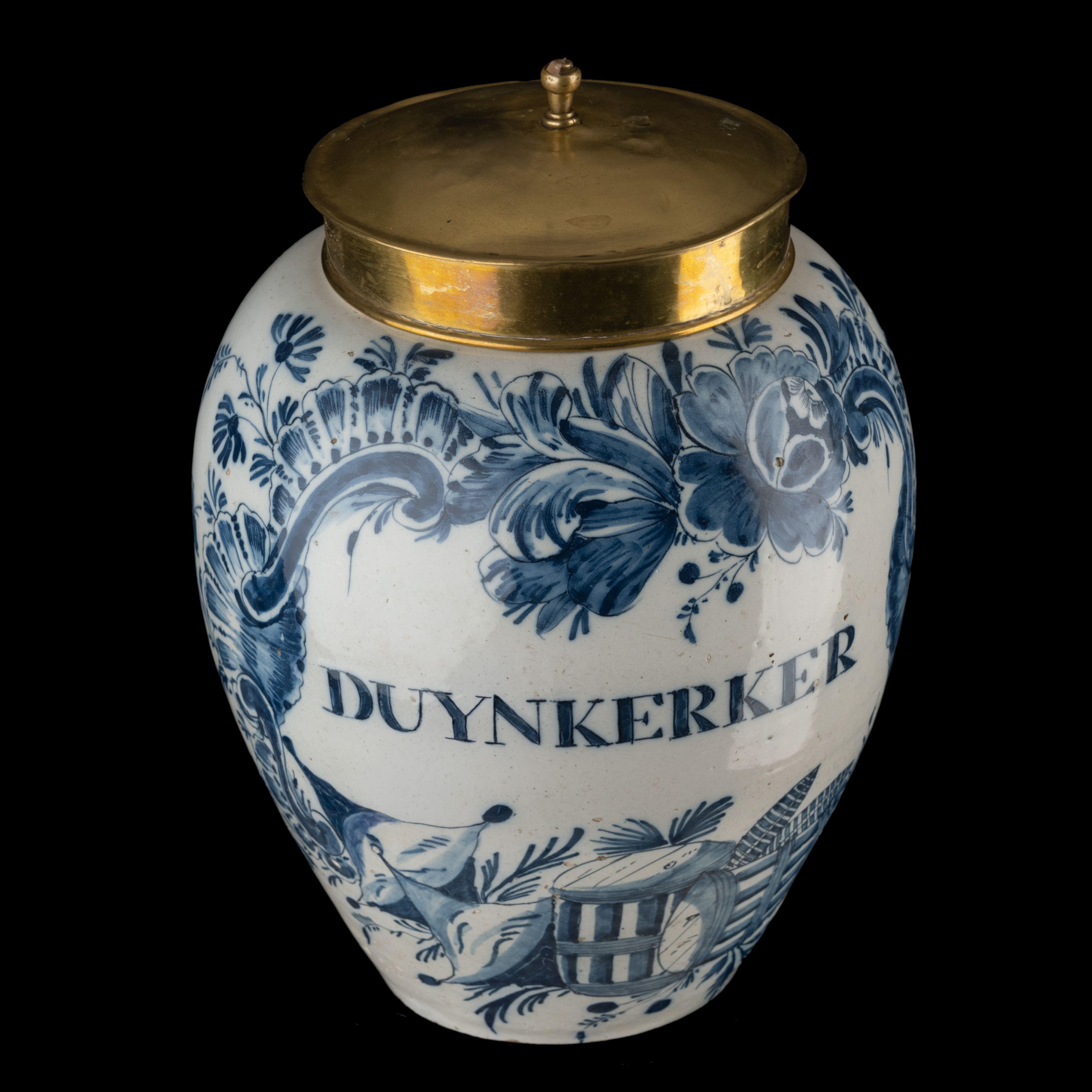 Delft 1760-1780  Jarre à tabac bleue et blanche de Duynkerker Delftware Bon état - En vente à ROSSUM, GE