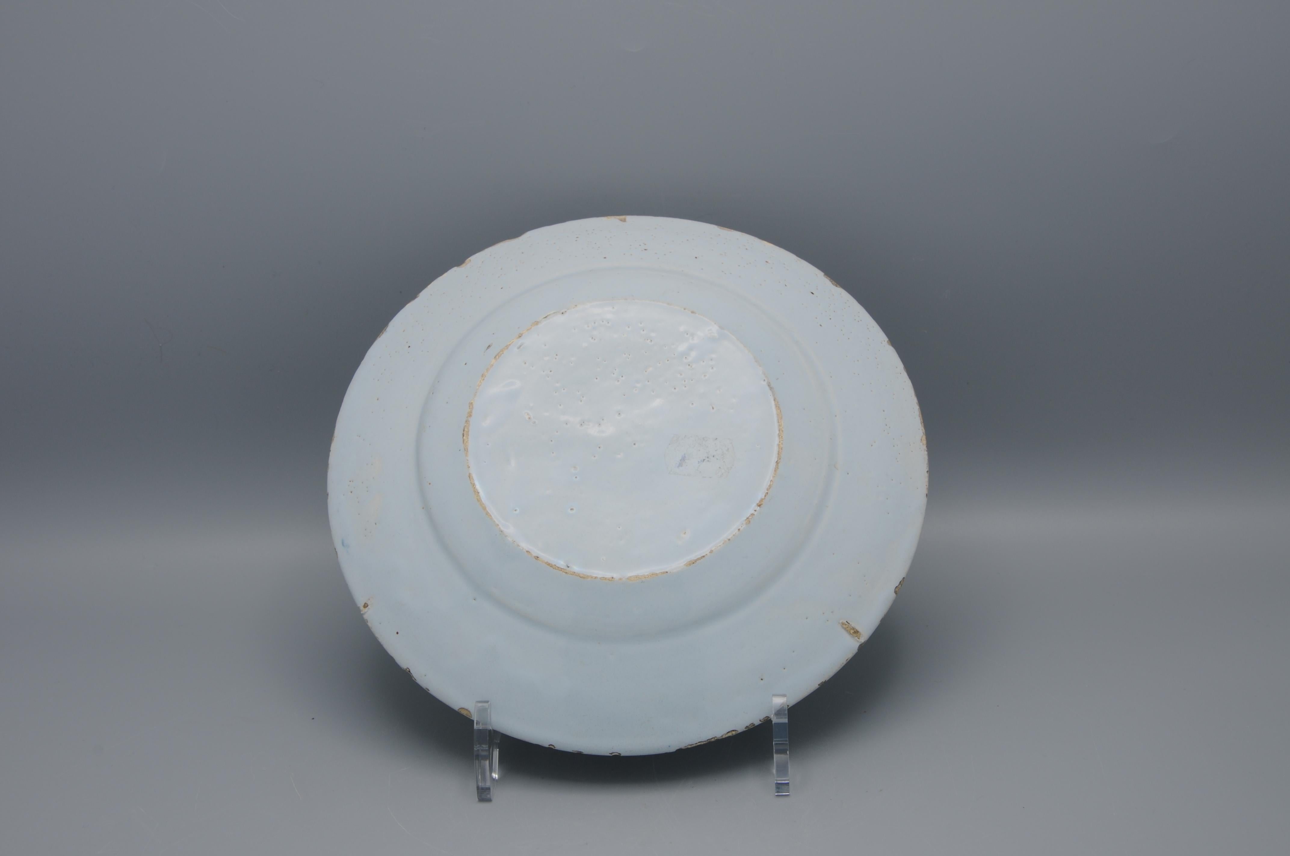 Delft  - Piatto Delft blu e bianco del XVIII secolo in stile cineseria in vendita 12